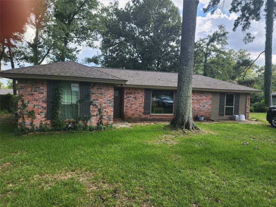 Property photo for 213 Holly Lane, Woodbranch, TX