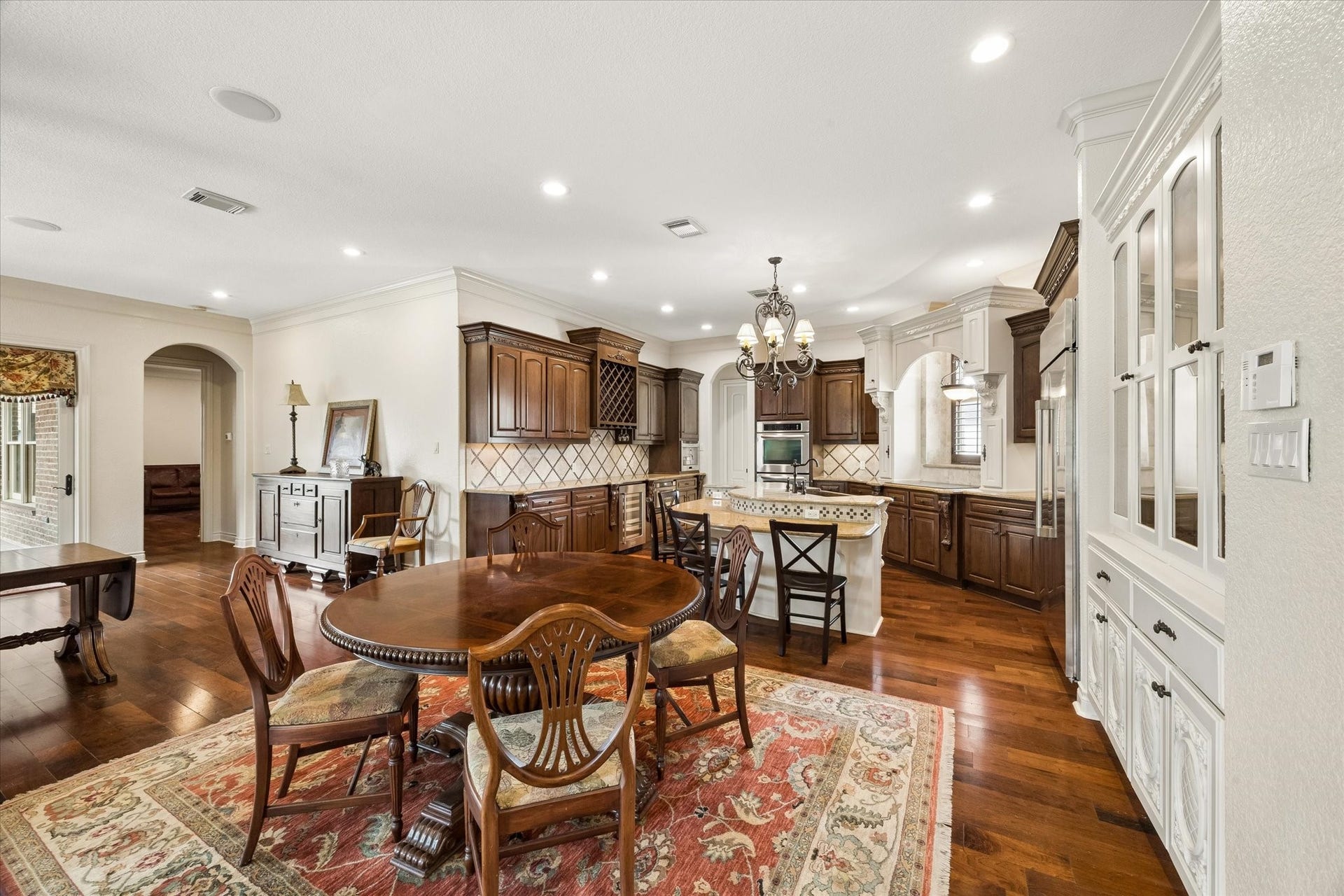 2103 Airline Drive, Friendswood, TX 77546 2103 Airline Drive, Friendswood, TX 77546