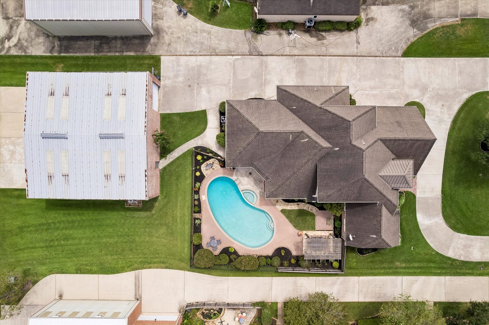 2103 Airline Drive, Friendswood, TX 77546 2103 Airline Drive, Friendswood, TX 77546