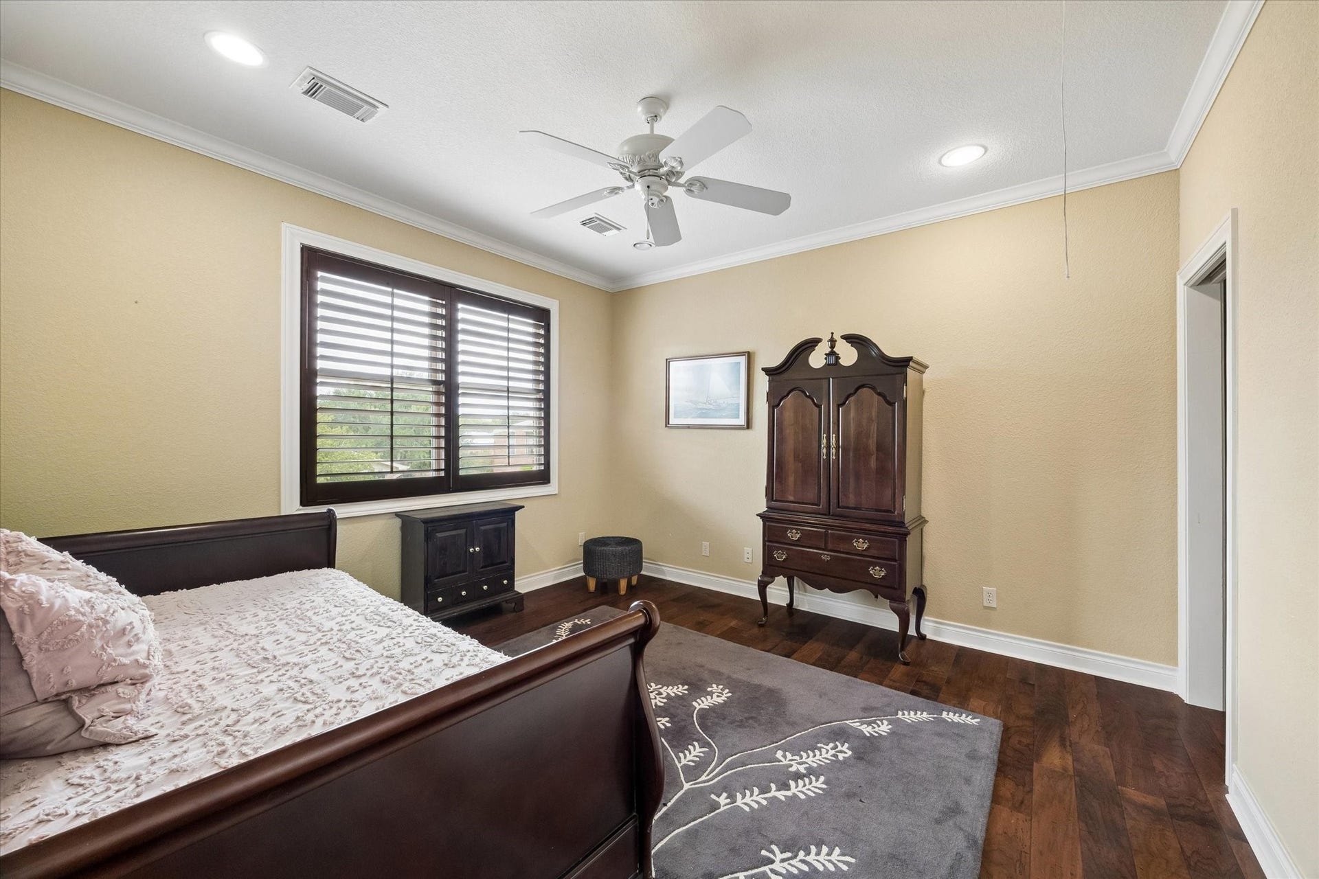 2103 Airline Drive, Friendswood, TX 77546 2103 Airline Drive, Friendswood, TX 77546