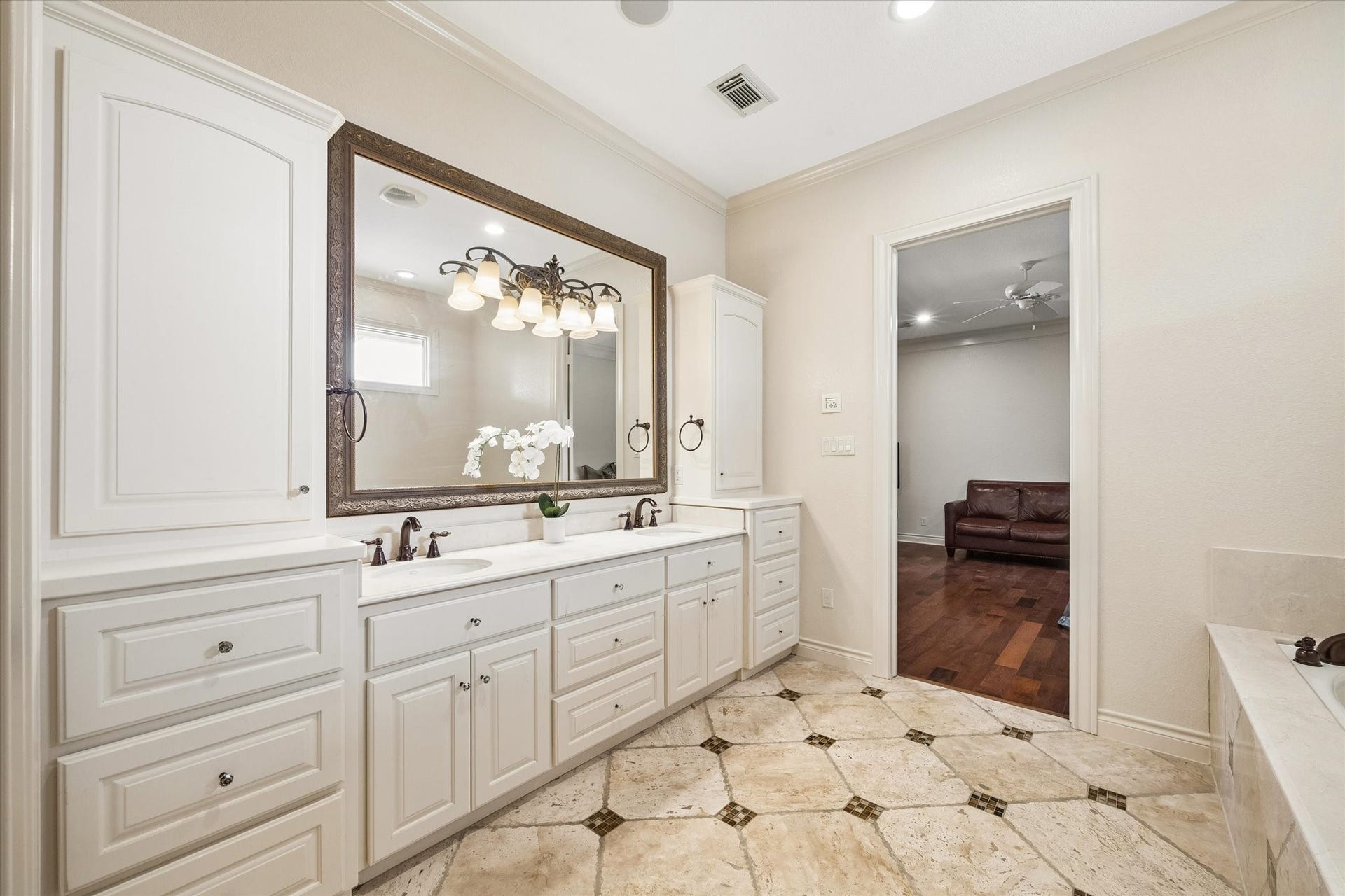 2103 Airline Drive, Friendswood, TX 77546 2103 Airline Drive, Friendswood, TX 77546