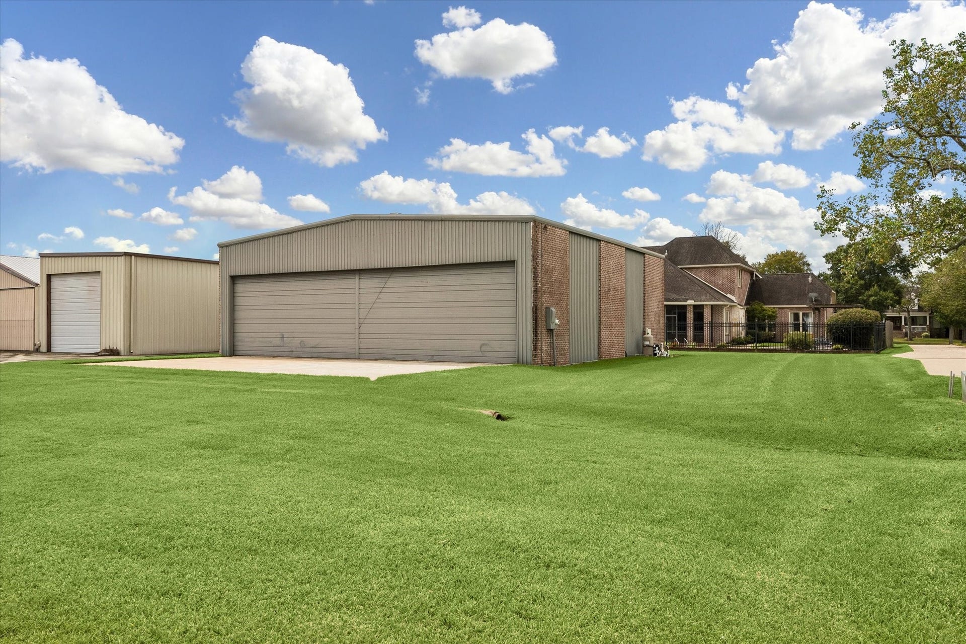 2103 Airline Drive, Friendswood, TX 77546 2103 Airline Drive, Friendswood, TX 77546