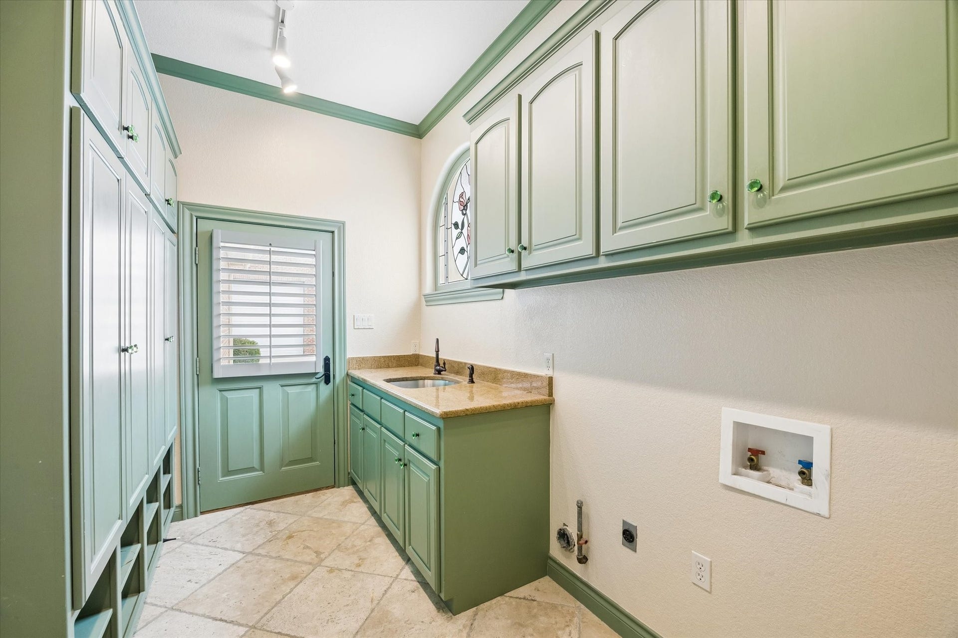 2103 Airline Drive, Friendswood, TX 77546 2103 Airline Drive, Friendswood, TX 77546