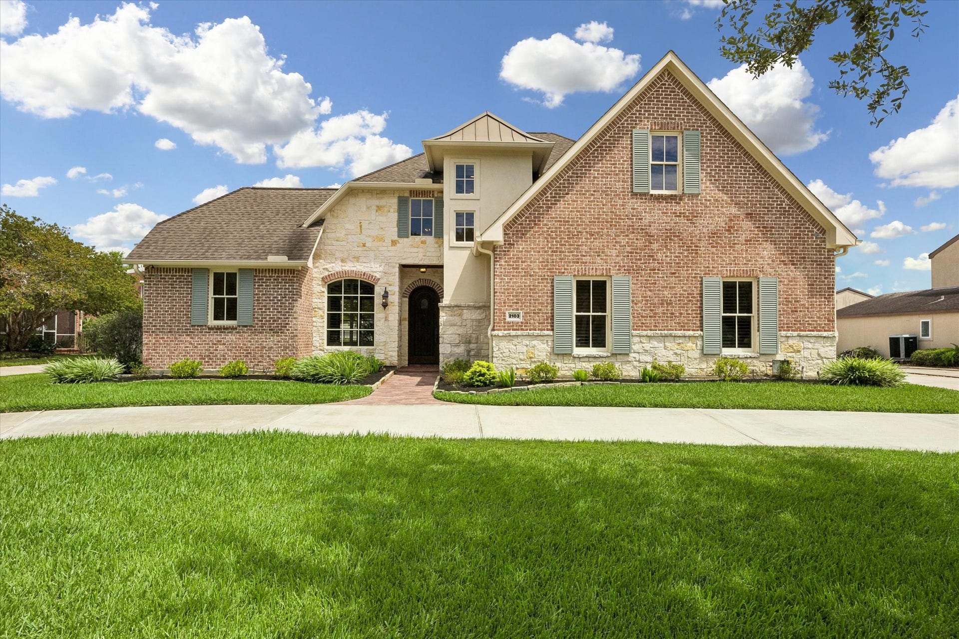2103 Airline Drive, Friendswood, TX 77546 2103 Airline Drive, Friendswood, TX 77546