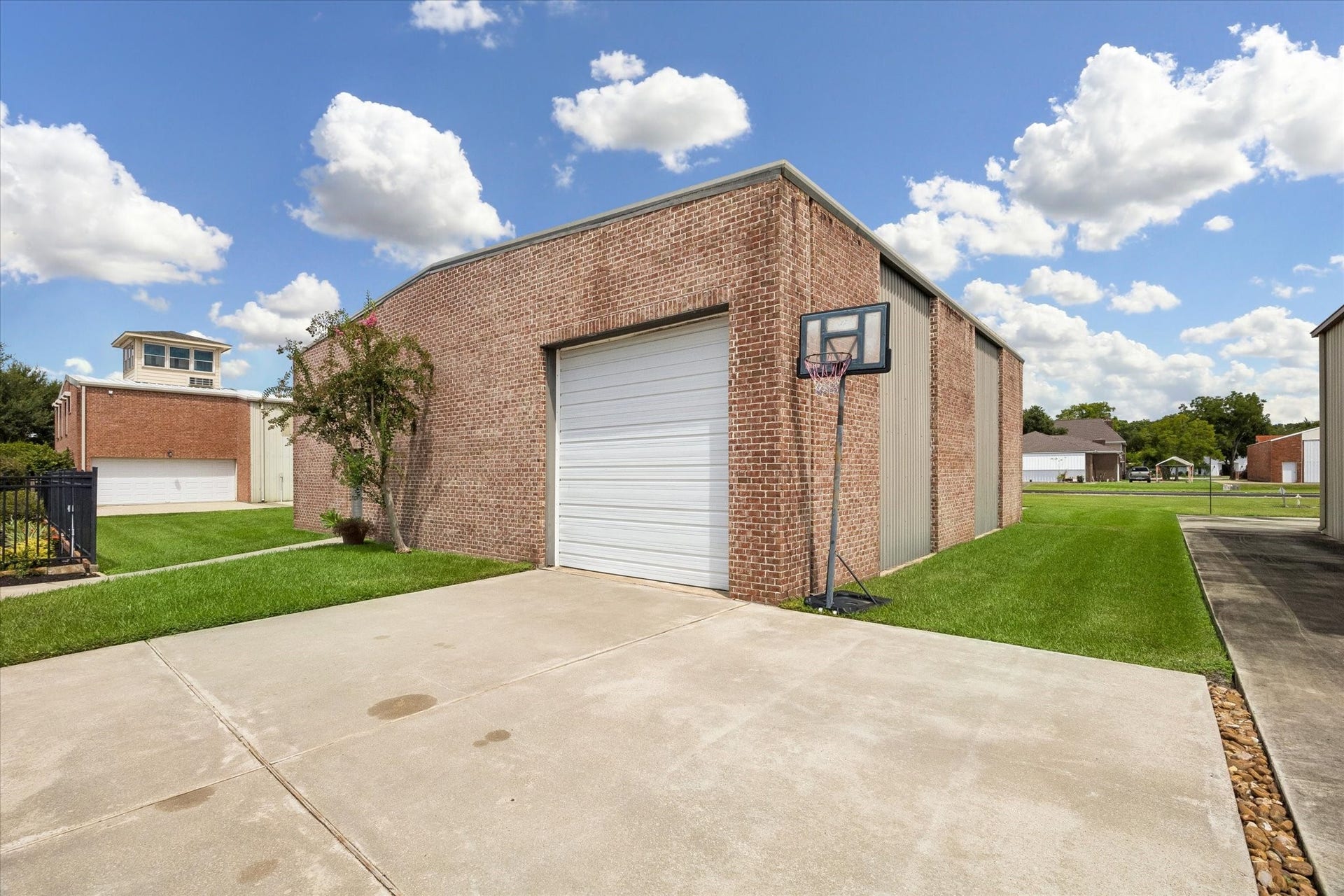 2103 Airline Drive, Friendswood, TX 77546 2103 Airline Drive, Friendswood, TX 77546
