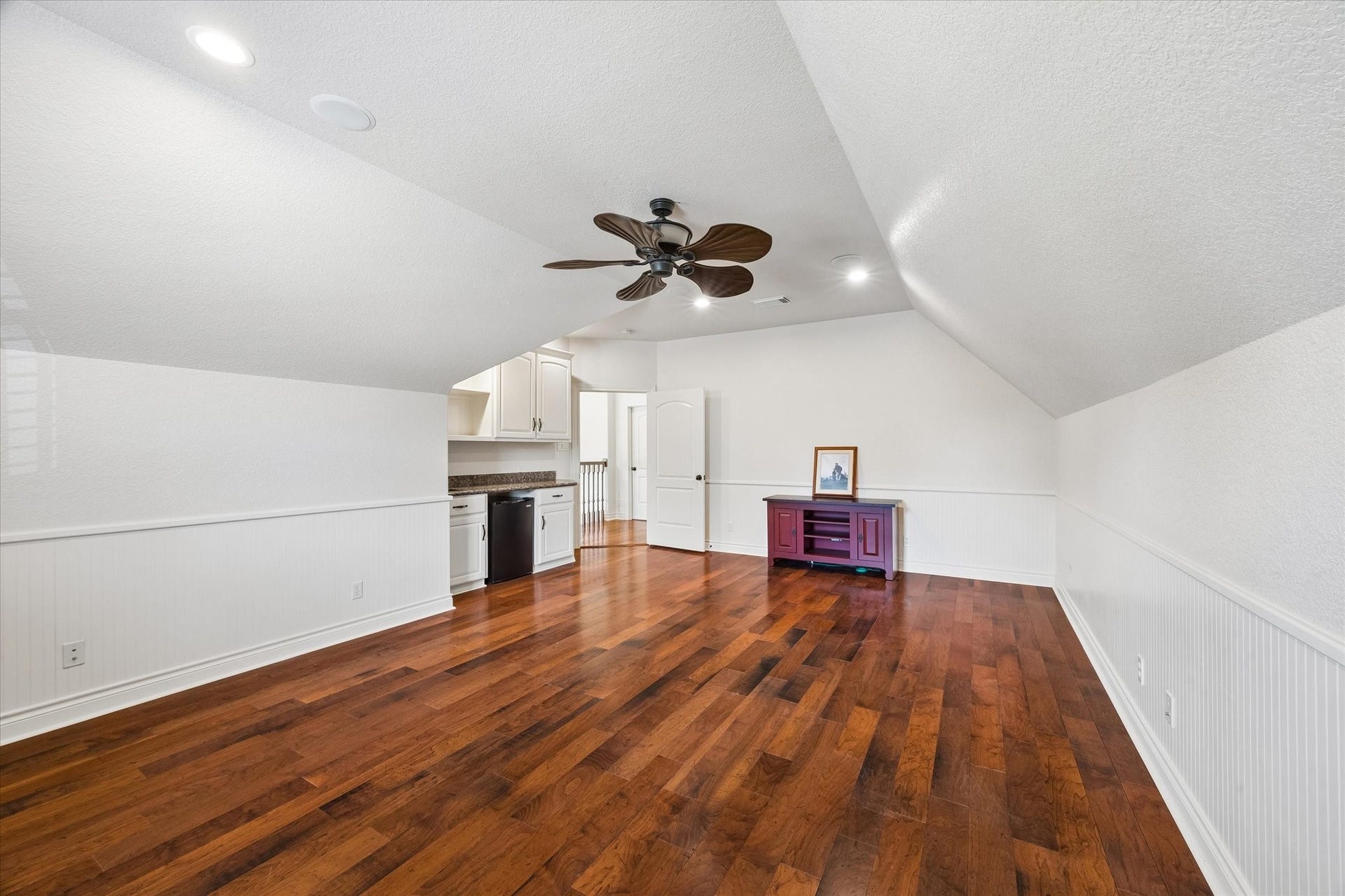 2103 Airline Drive, Friendswood, TX 77546 2103 Airline Drive, Friendswood, TX 77546