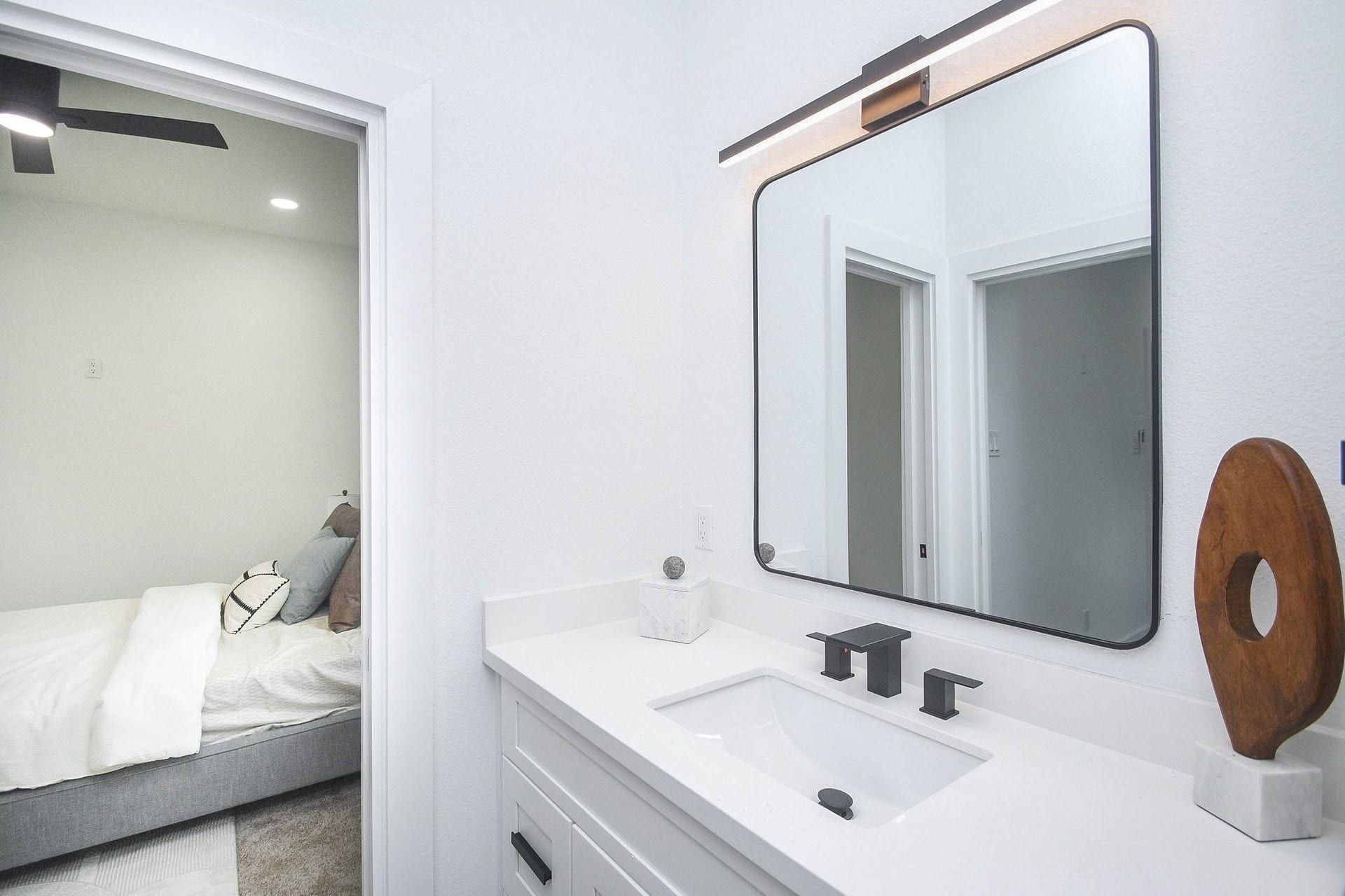6541 Sealey Street, Houston, TX 77091 6541 Sealey Street, Houston, TX 77091
