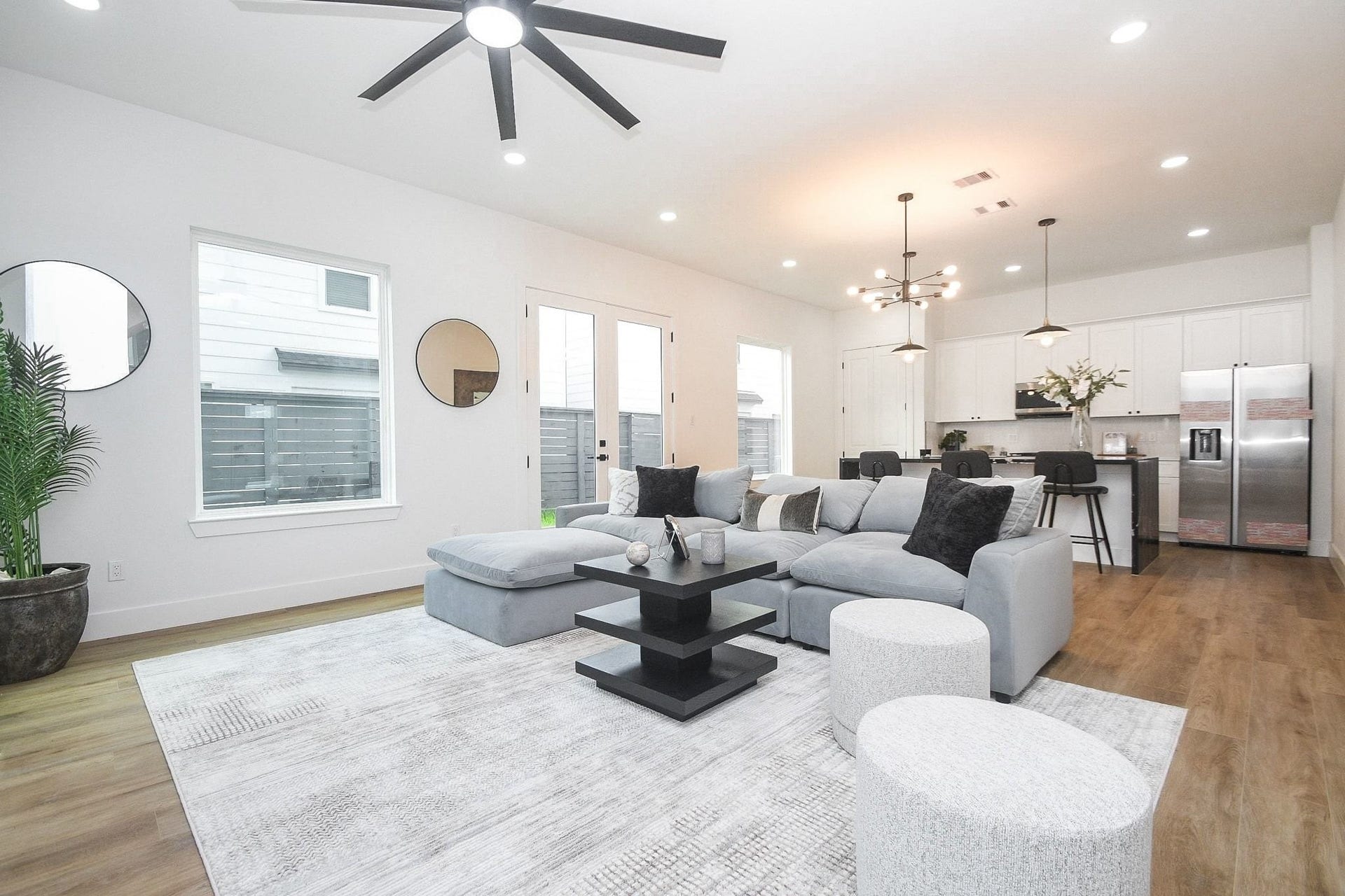 6541 Sealey Street, Houston, TX 77091 6541 Sealey Street, Houston, TX 77091