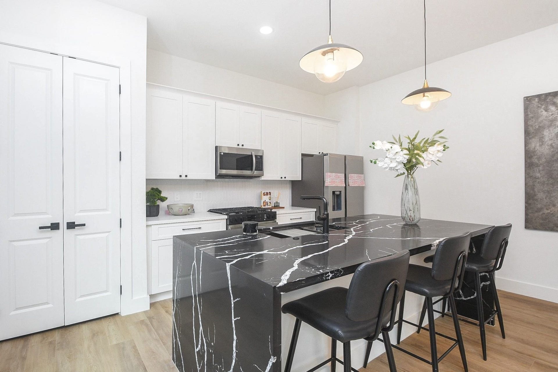 6541 Sealey Street, Houston, TX 77091 6541 Sealey Street, Houston, TX 77091