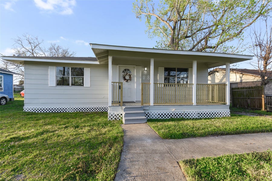 Property photo for 986 Dewalt Street, Houston, TX