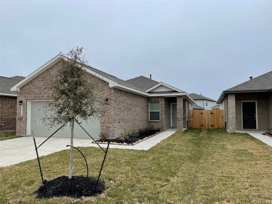 Property photo for 823 Redinger Ridge Drive, Houston, TX
