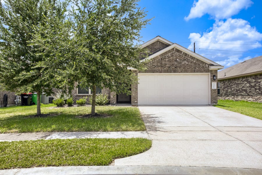 Property photo for 23411 Robbers Nest Drive, Spring, TX
