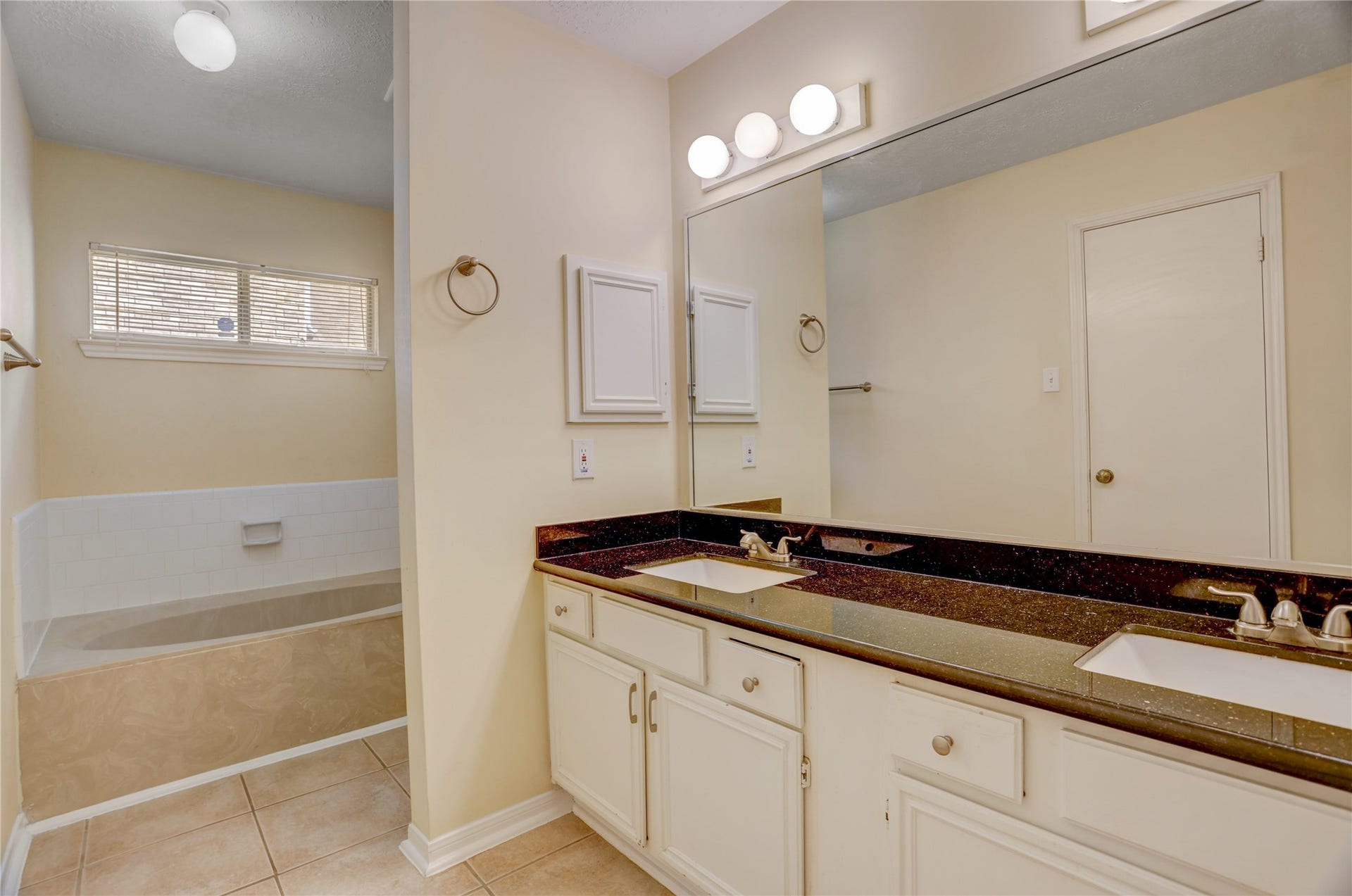 2513 Hadley Circle, Sugar Land, TX 77478 2513 Hadley Circle, Sugar Land, TX 77478