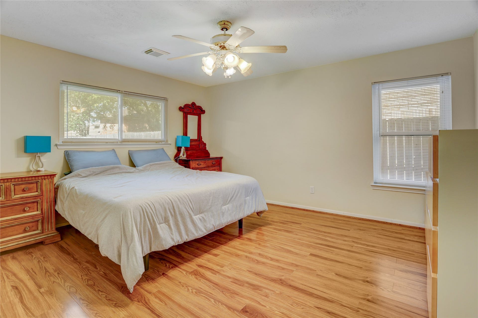 2513 Hadley Circle, Sugar Land, TX 77478 2513 Hadley Circle, Sugar Land, TX 77478