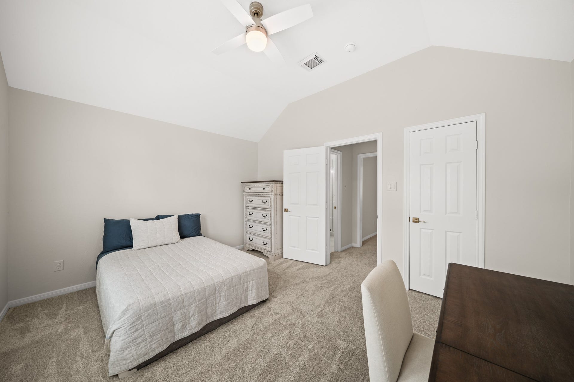 403 Trail Head Street, Friendswood, TX 77546 Bedroom 3