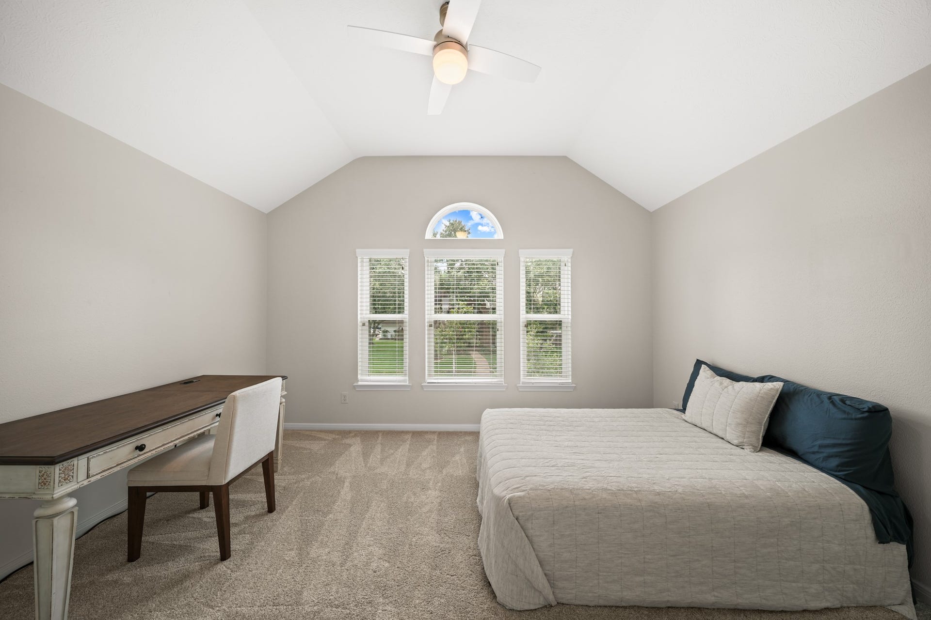 403 Trail Head Street, Friendswood, TX 77546 Bedroom 3