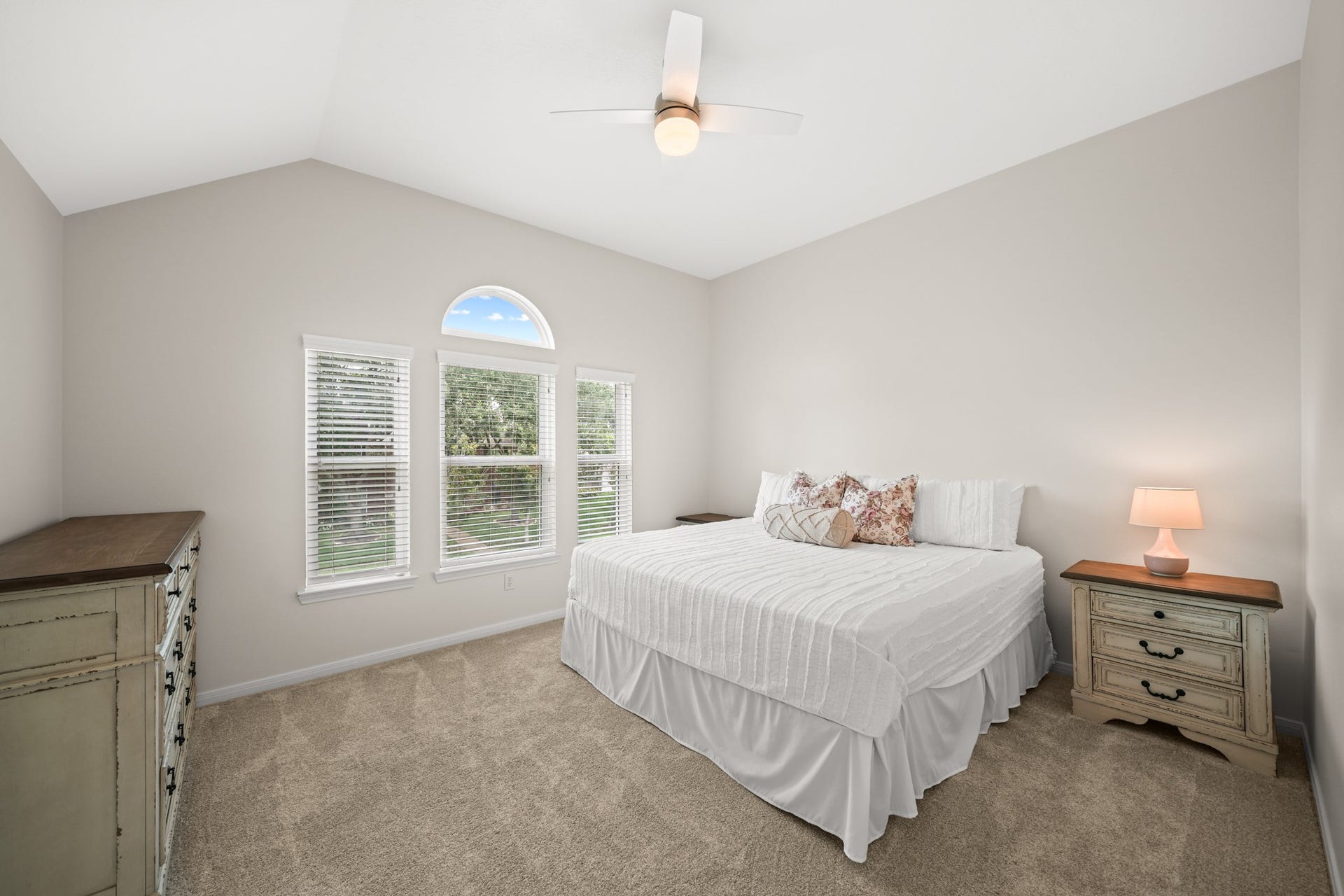 403 Trail Head Street, Friendswood, TX 77546 Bedroom 2