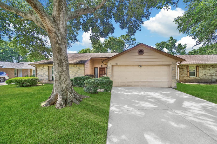 Property photo for 2820 Sugar Wood Drive, League City, TX