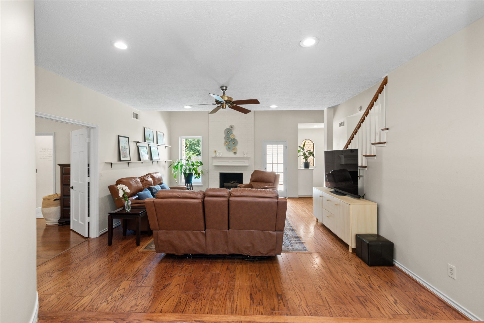 3 Dunlin Meadow Court, The Woodlands, TX 77381 3 Dunlin Meadow Court, The Woodlands, TX 77381