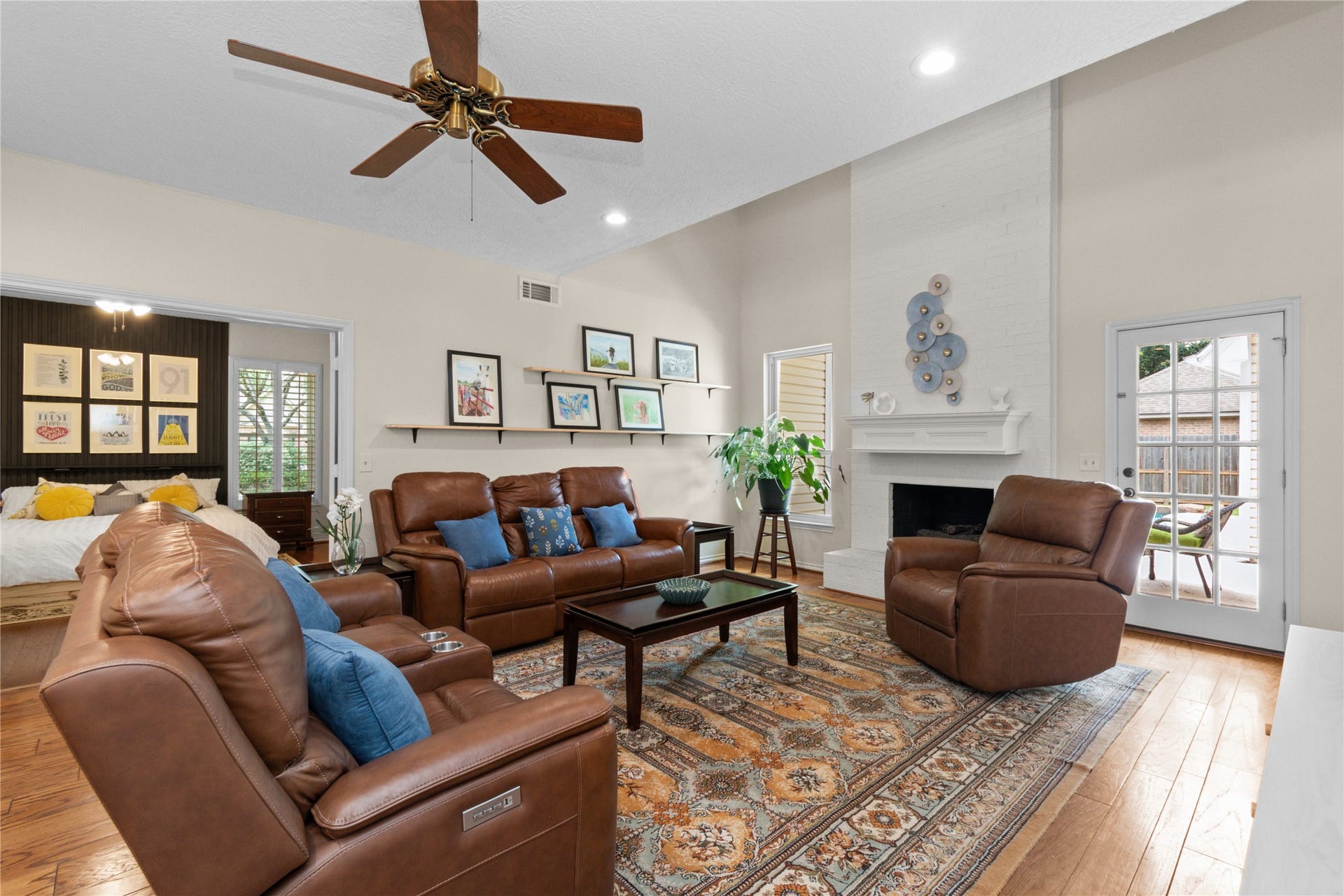 3 Dunlin Meadow Court, The Woodlands, TX 77381 3 Dunlin Meadow Court, The Woodlands, TX 77381