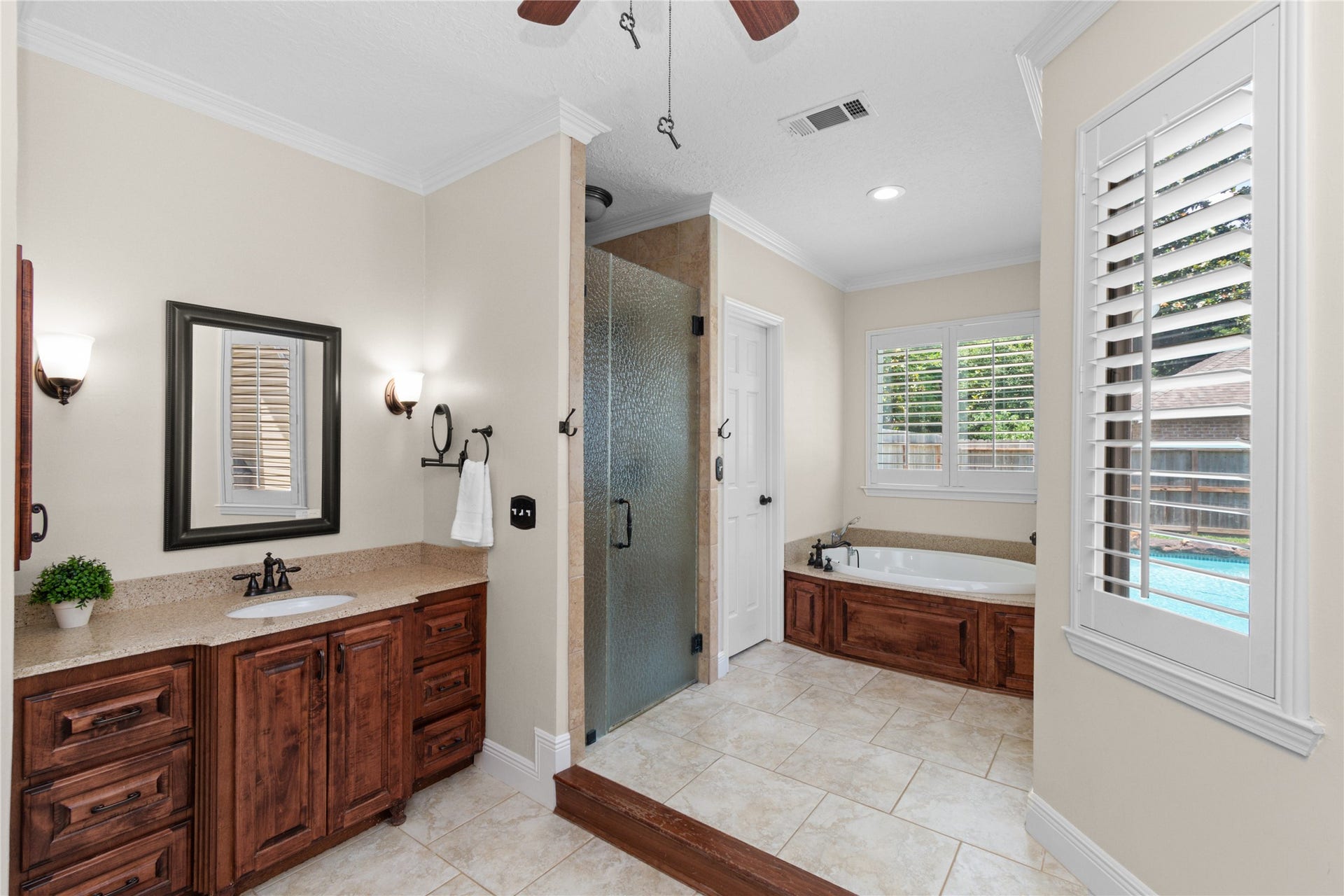 3 Dunlin Meadow Court, The Woodlands, TX 77381 3 Dunlin Meadow Court, The Woodlands, TX 77381