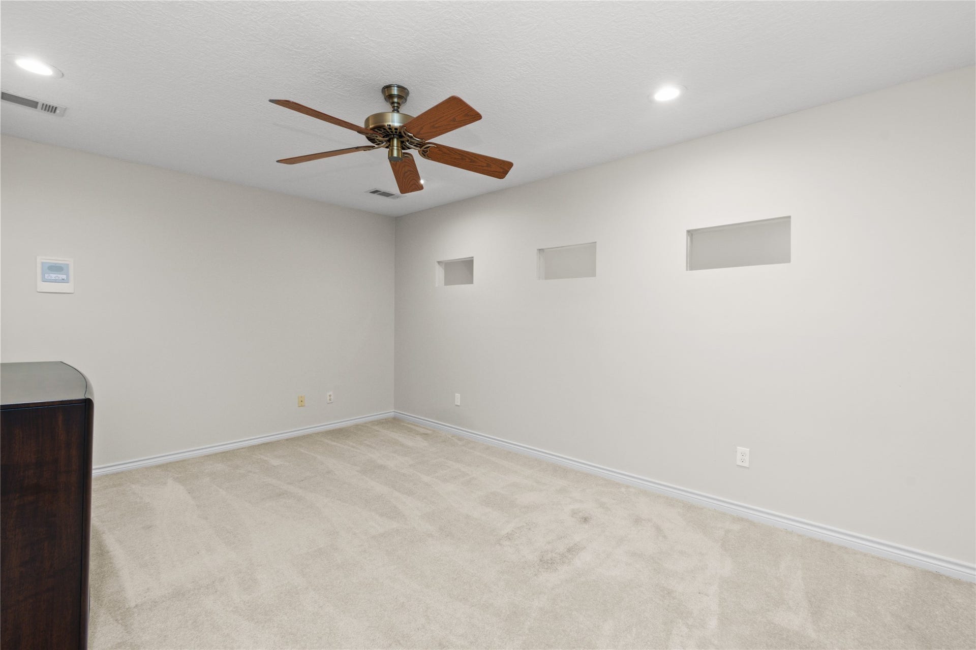 3 Dunlin Meadow Court, The Woodlands, TX 77381 3 Dunlin Meadow Court, The Woodlands, TX 77381