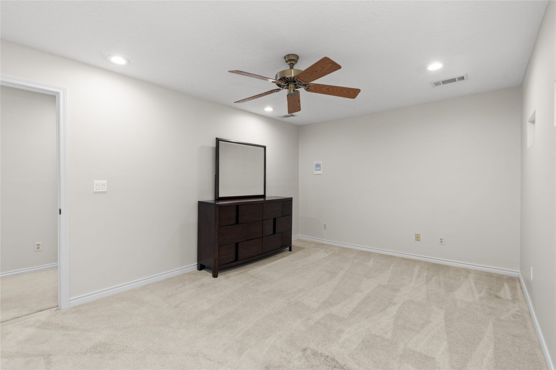 3 Dunlin Meadow Court, The Woodlands, TX 77381 3 Dunlin Meadow Court, The Woodlands, TX 77381