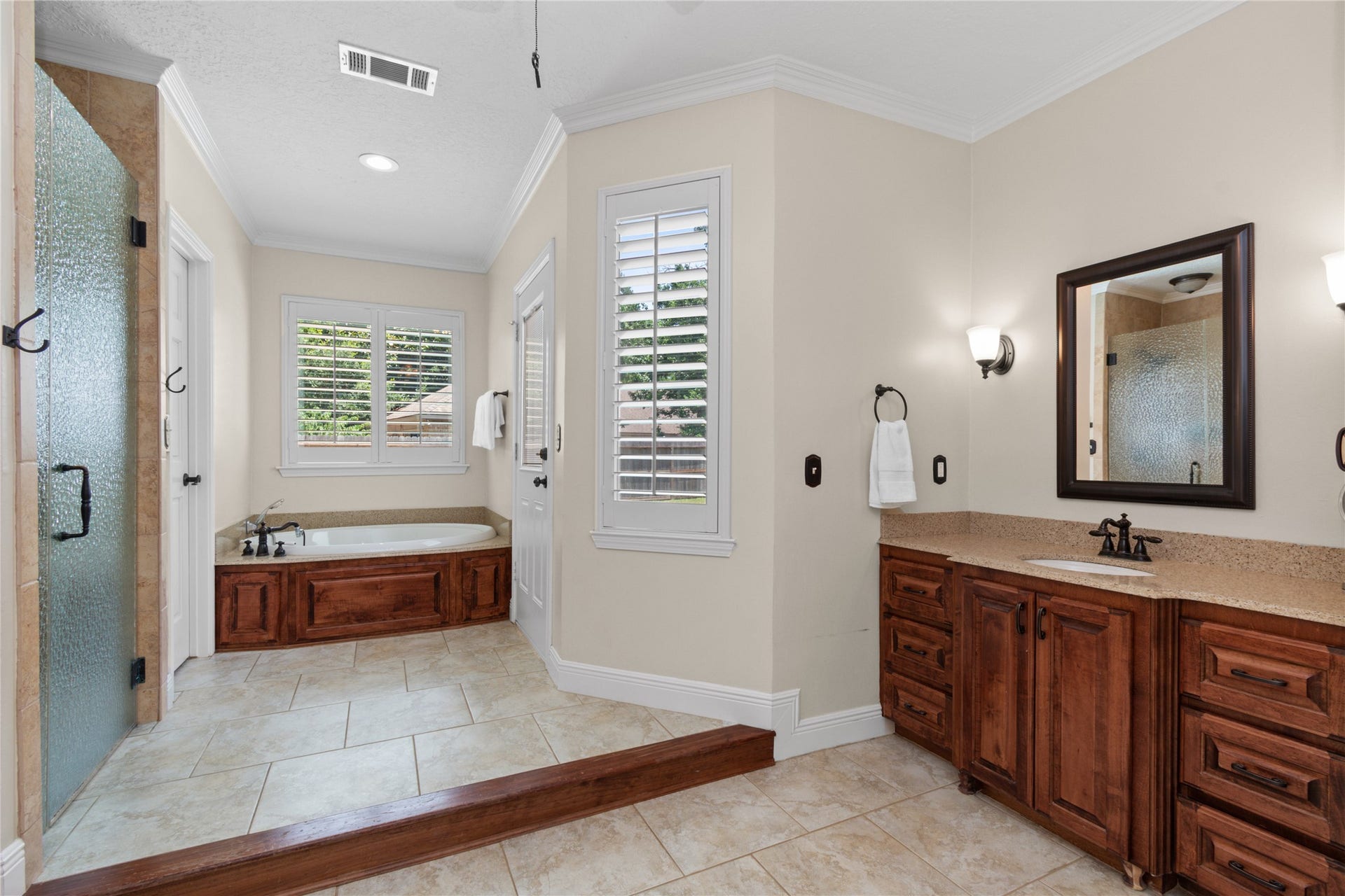 3 Dunlin Meadow Court, The Woodlands, TX 77381 3 Dunlin Meadow Court, The Woodlands, TX 77381