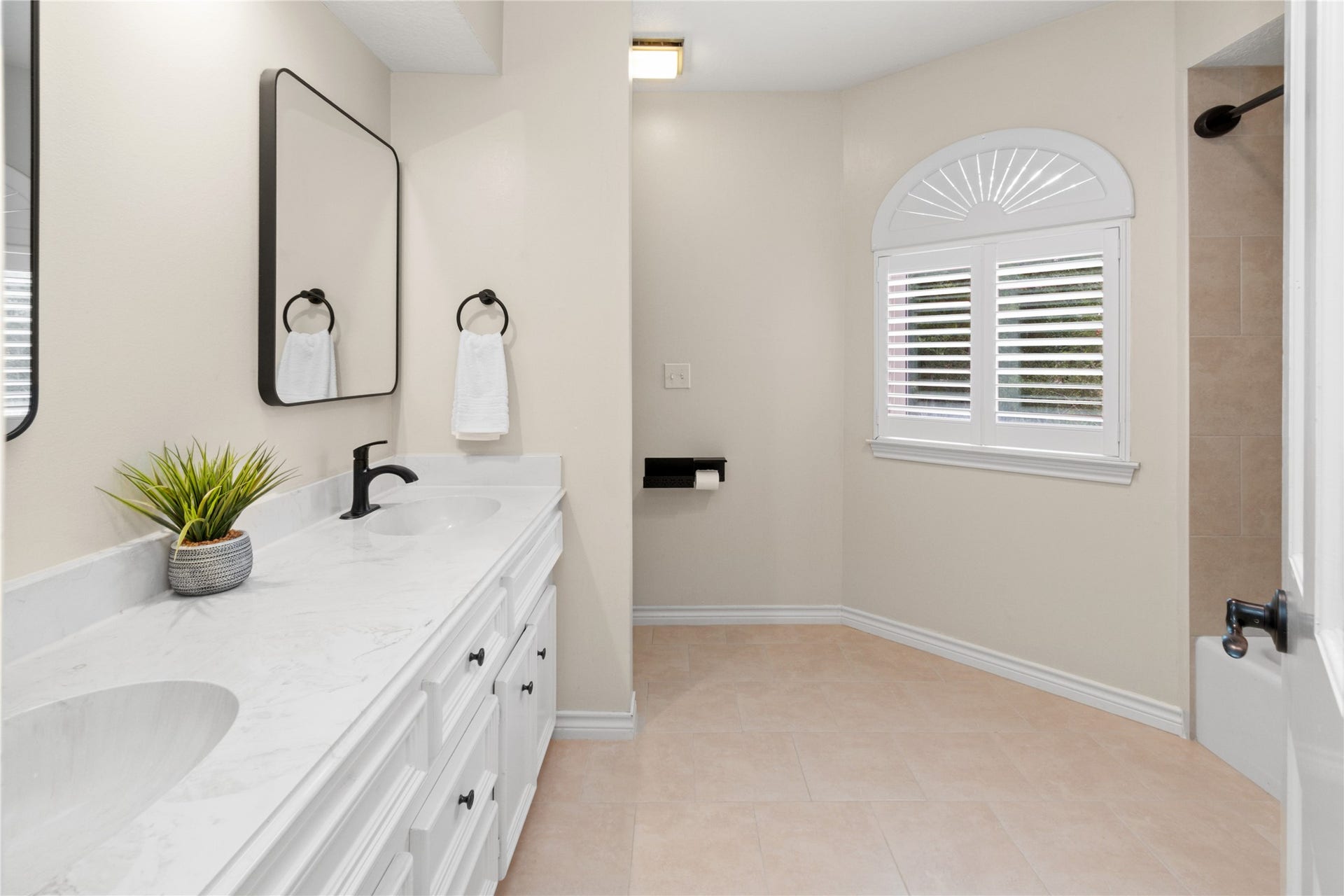 3 Dunlin Meadow Court, The Woodlands, TX 77381 3 Dunlin Meadow Court, The Woodlands, TX 77381
