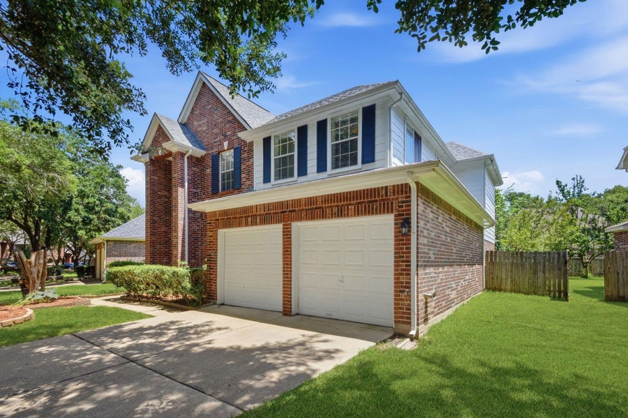 Property photo for 3126 Waters View Dr, Sugar Land, TX
