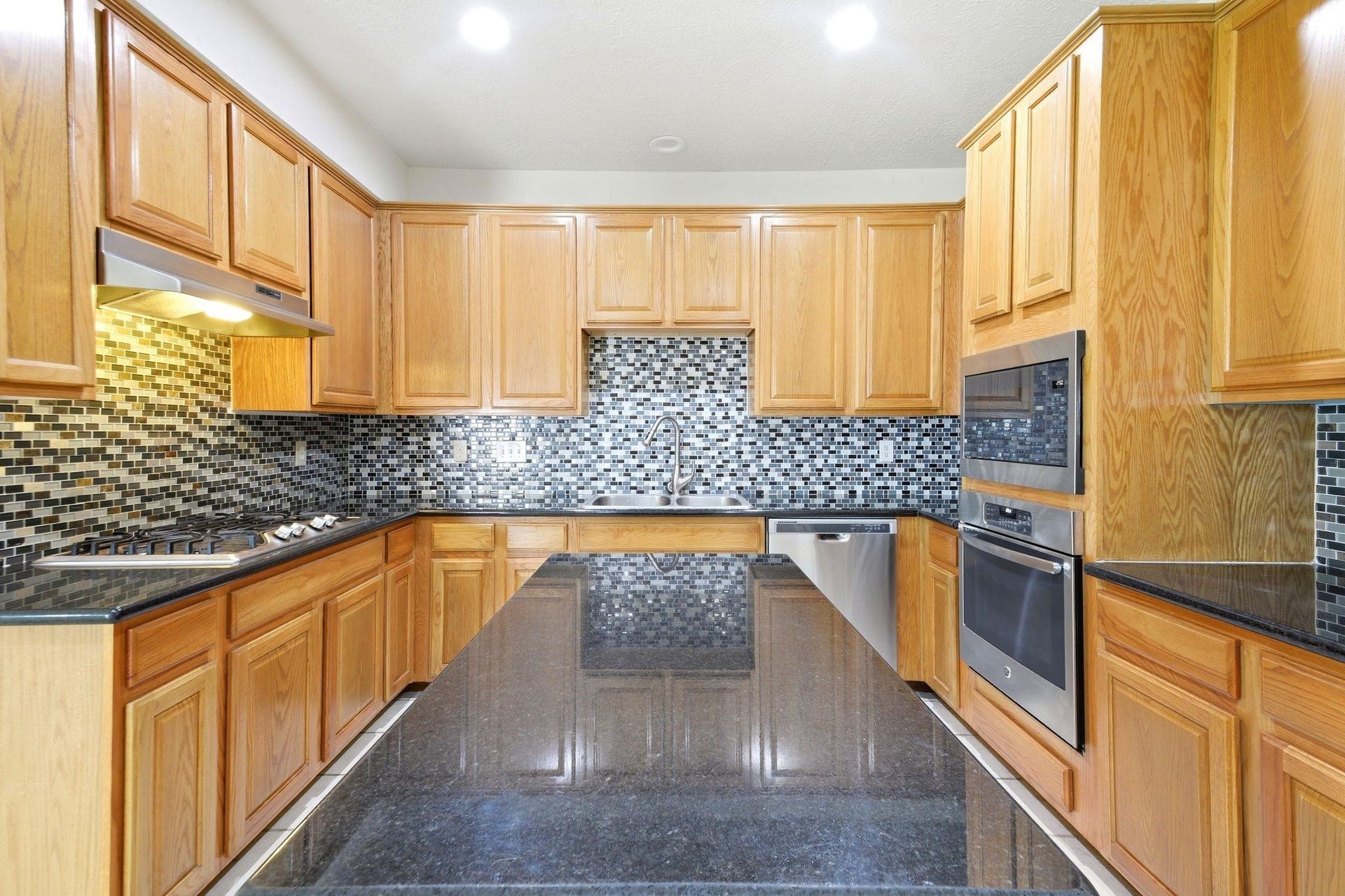 3126 Waters View Dr, Sugar Land, TX 77478 3126 Waters View Dr, Sugar Land, TX 77478
