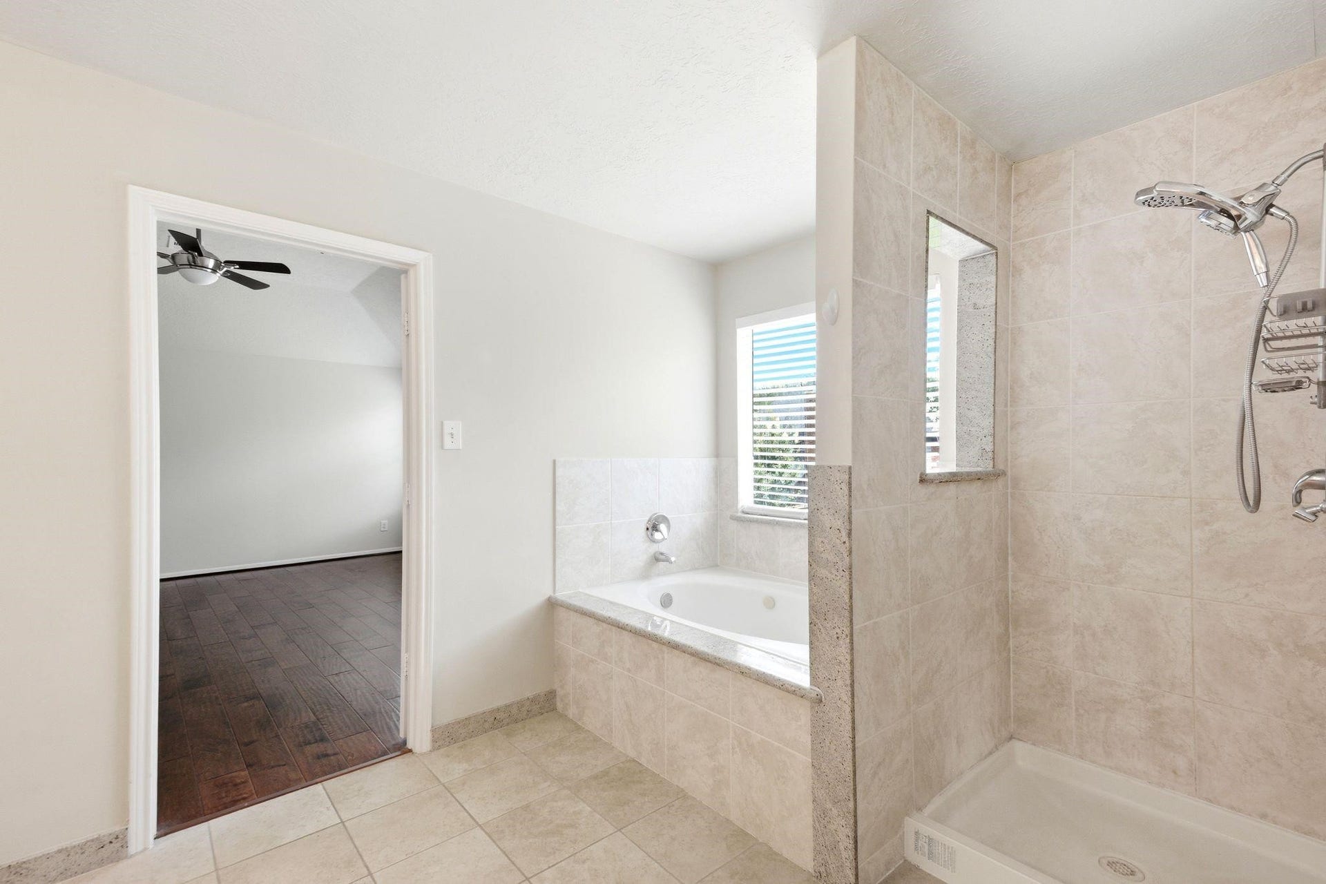 3126 Waters View Dr, Sugar Land, TX 77478 3126 Waters View Dr, Sugar Land, TX 77478