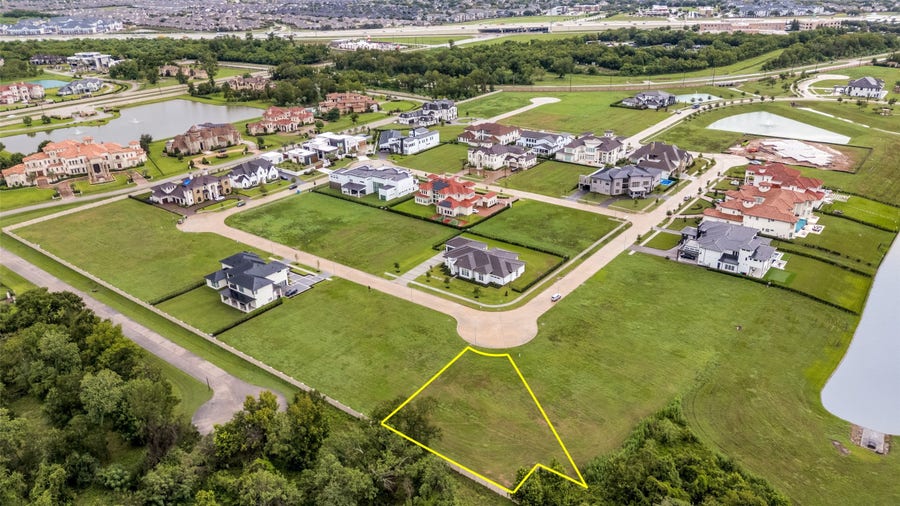 Property photo for 62 Alexandra Way Circle, Richmond, TX