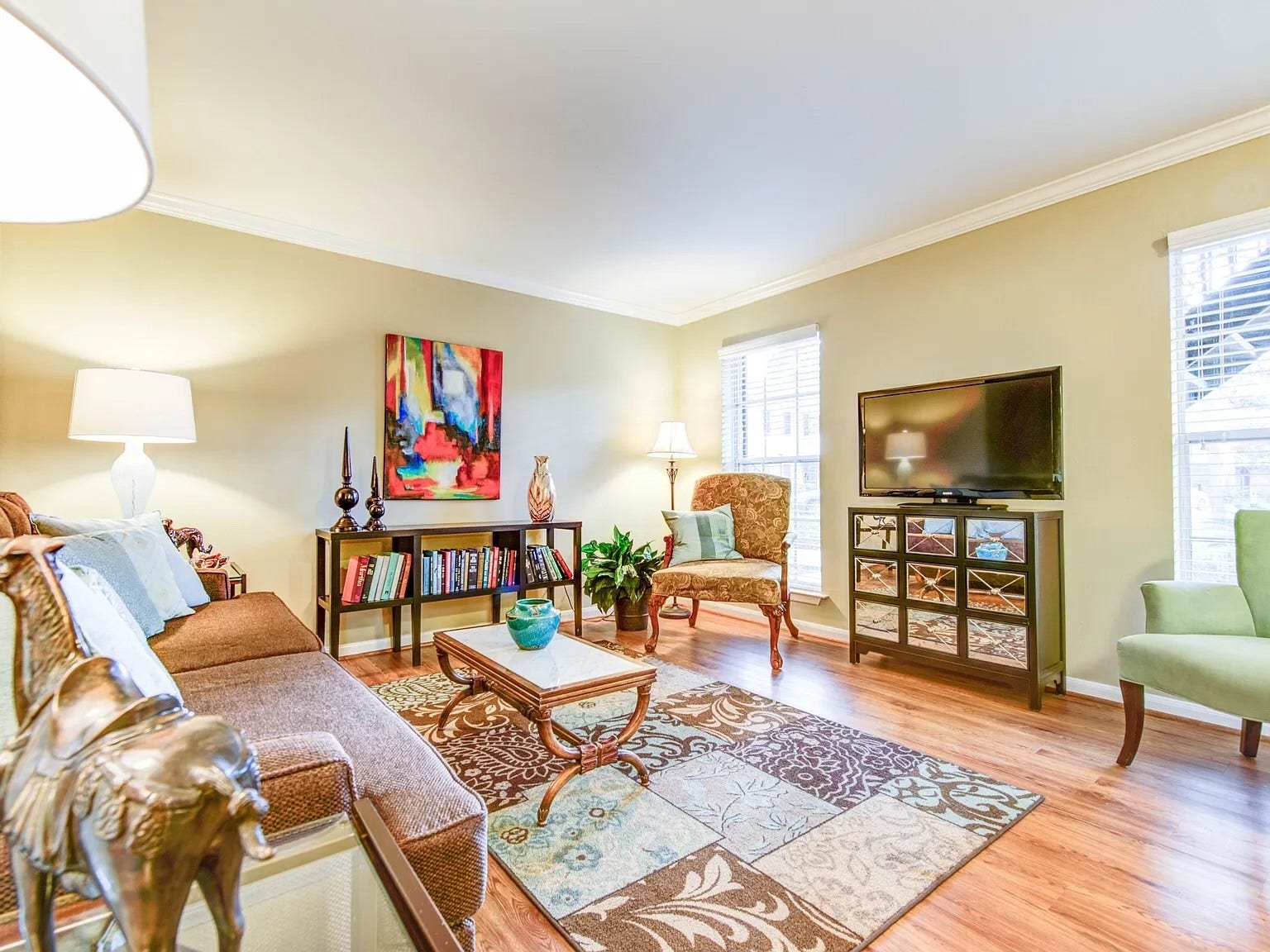 10220 Memorial Drive, #B89, Houston, TX 77024 VARIOUS UNITS SHOWN - LAYOUT MAY DIFFER - BE SURE TO WATCH THE VIRTUAL TOUR LINK ATTACHED TO THE LISTING