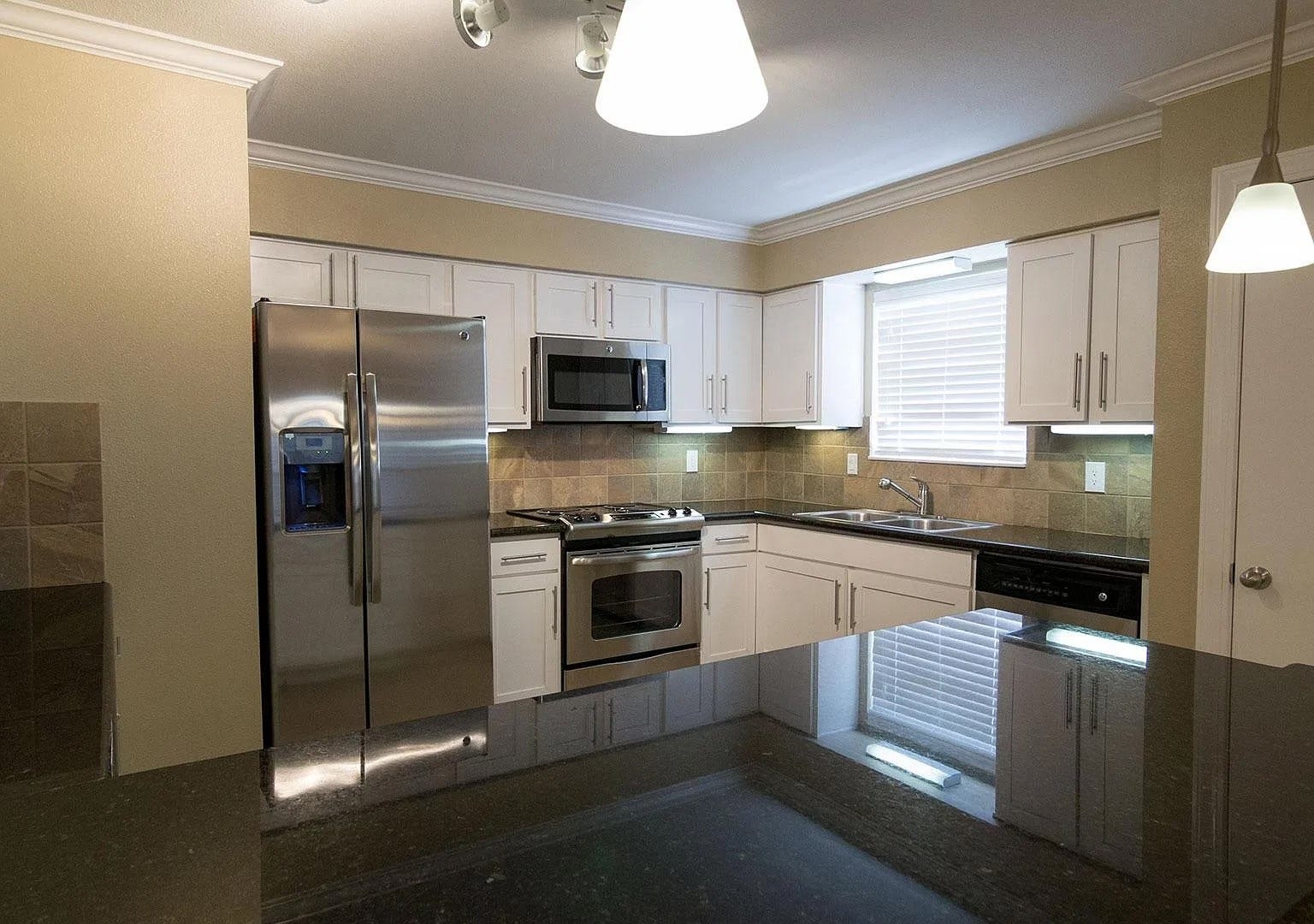 10220 Memorial Drive, #B89, Houston, TX 77024 VARIOUS UNITS SHOWN - LAYOUT MAY DIFFER - BE SURE TO WATCH THE VIRTUAL TOUR LINK ATTACHED TO THE LISTING
