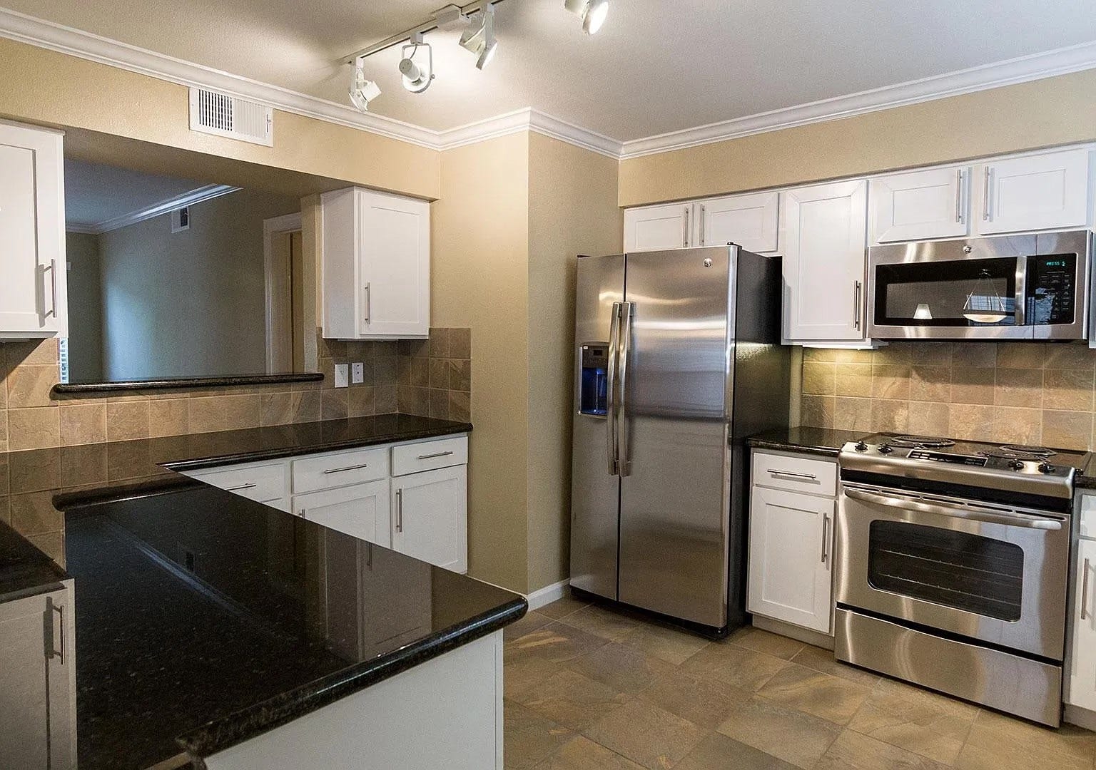 10220 Memorial Drive, #B89, Houston, TX 77024 VARIOUS UNITS SHOWN - LAYOUT MAY DIFFER - BE SURE TO WATCH THE VIRTUAL TOUR LINK ATTACHED TO THE LISTING