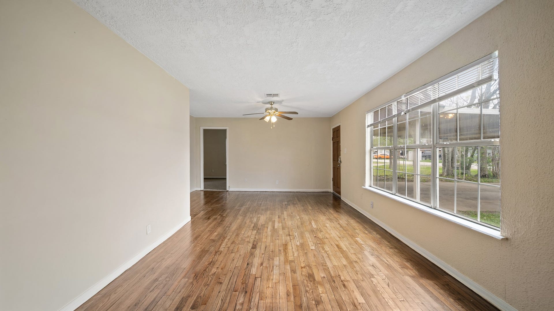 2426 Estate Drive, Deer Park, TX 77536 2426 Estate Drive, Deer Park, TX 77536