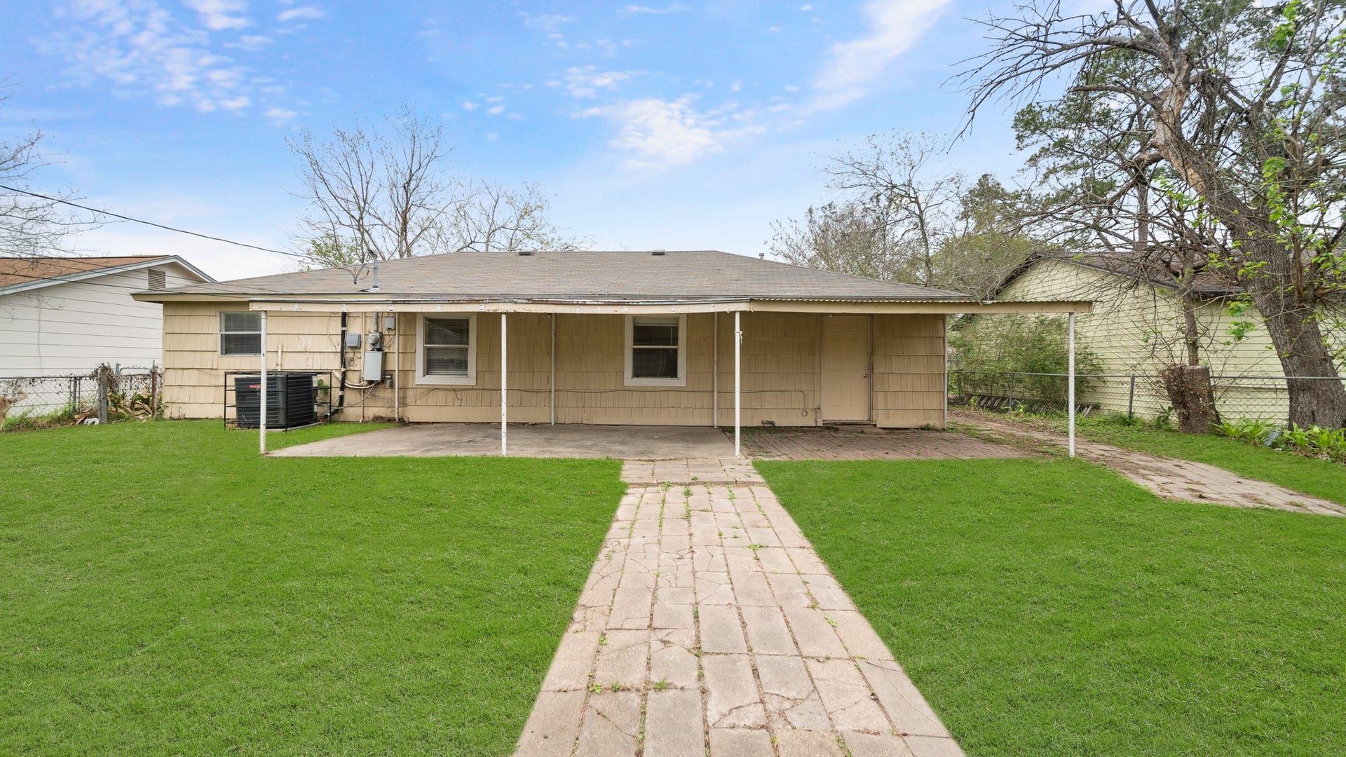 2426 Estate Drive, Deer Park, TX 77536 2426 Estate Drive, Deer Park, TX 77536