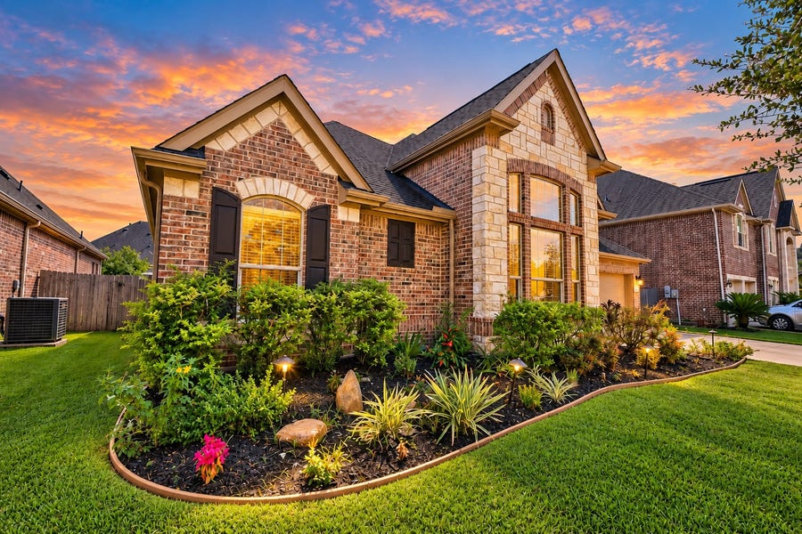 Property photo for 4221 Walnut Bend Drive, Friendswood, TX
