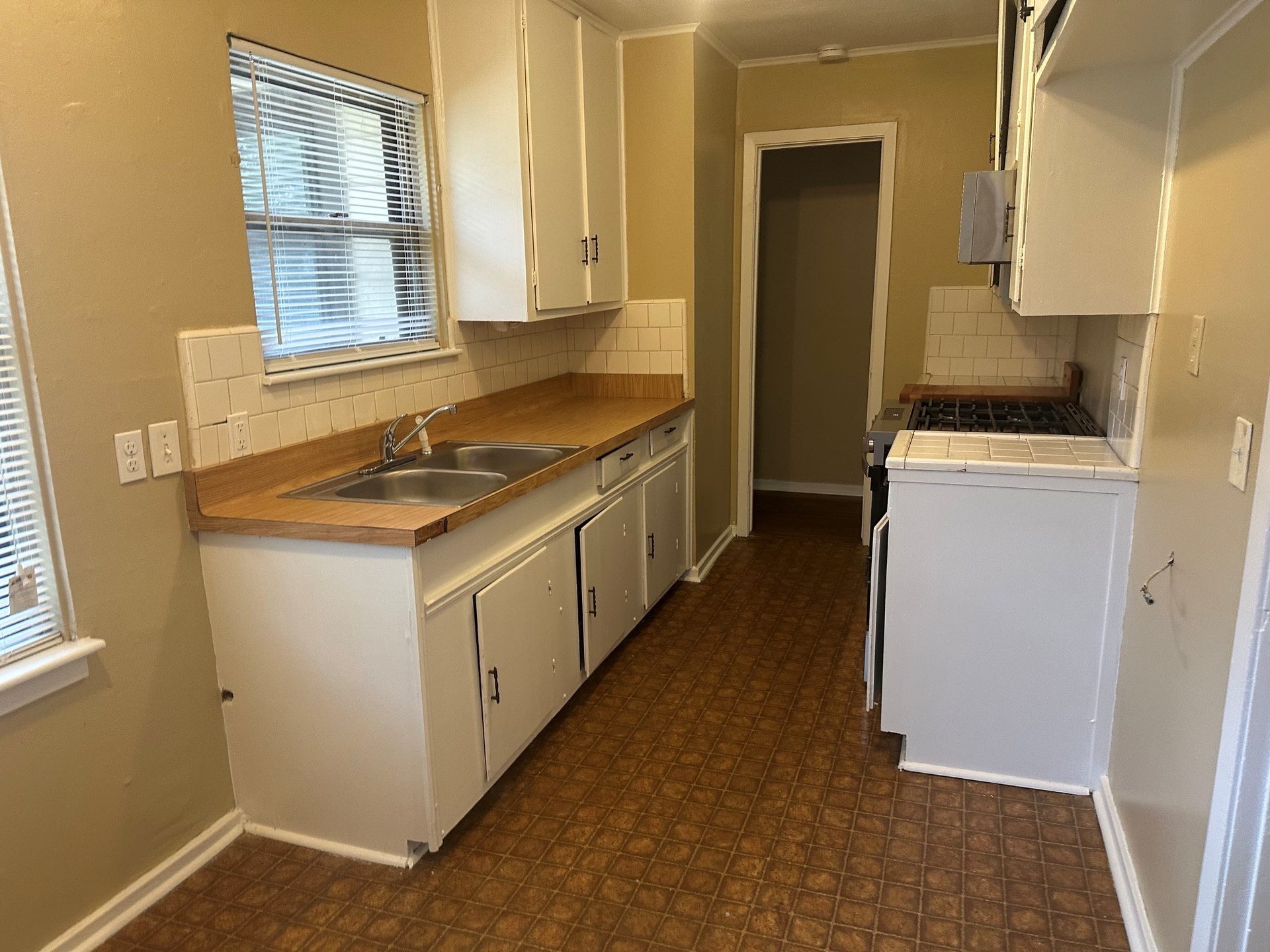 215 Cypress Street, Lake Jackson, TX 77566 215 Cypress Street, Lake Jackson, TX 77566