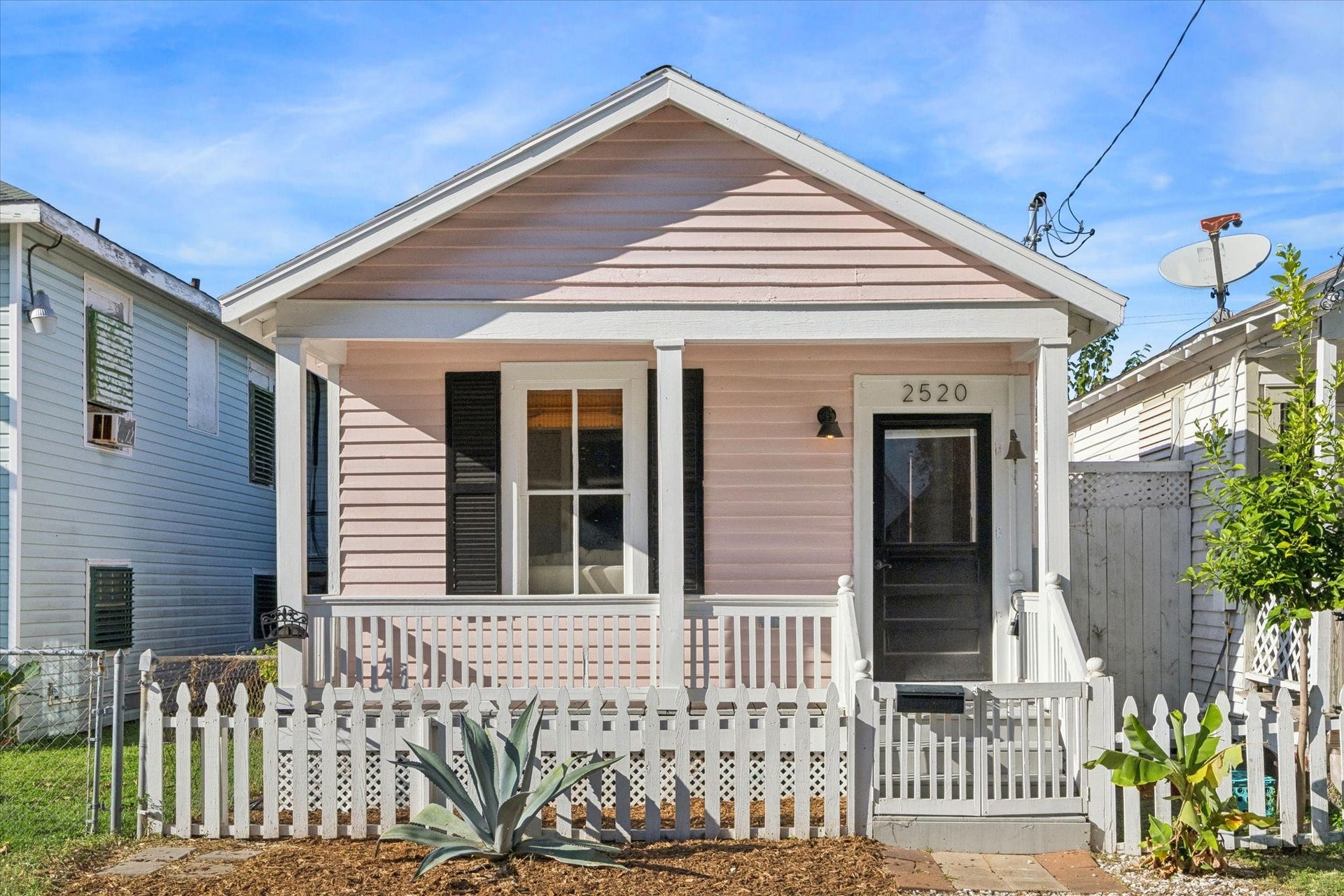 2520 Ave L, Galveston, TX 77550 2520 Ave L, Galveston, TX 77550