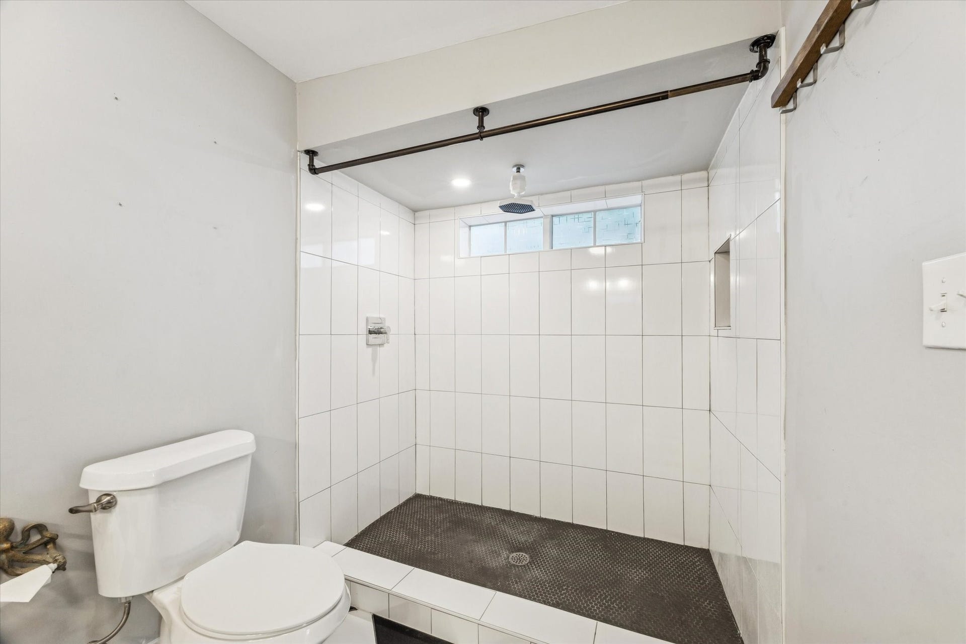 2520 Ave L, Galveston, TX 77550 2520 Ave L, Galveston, TX 77550