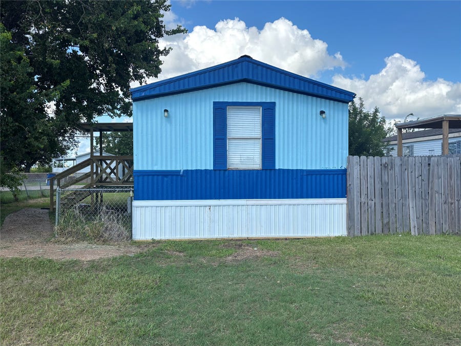 Property photo for 2519 Oyster Creek Bend, Oyster Creek, TX