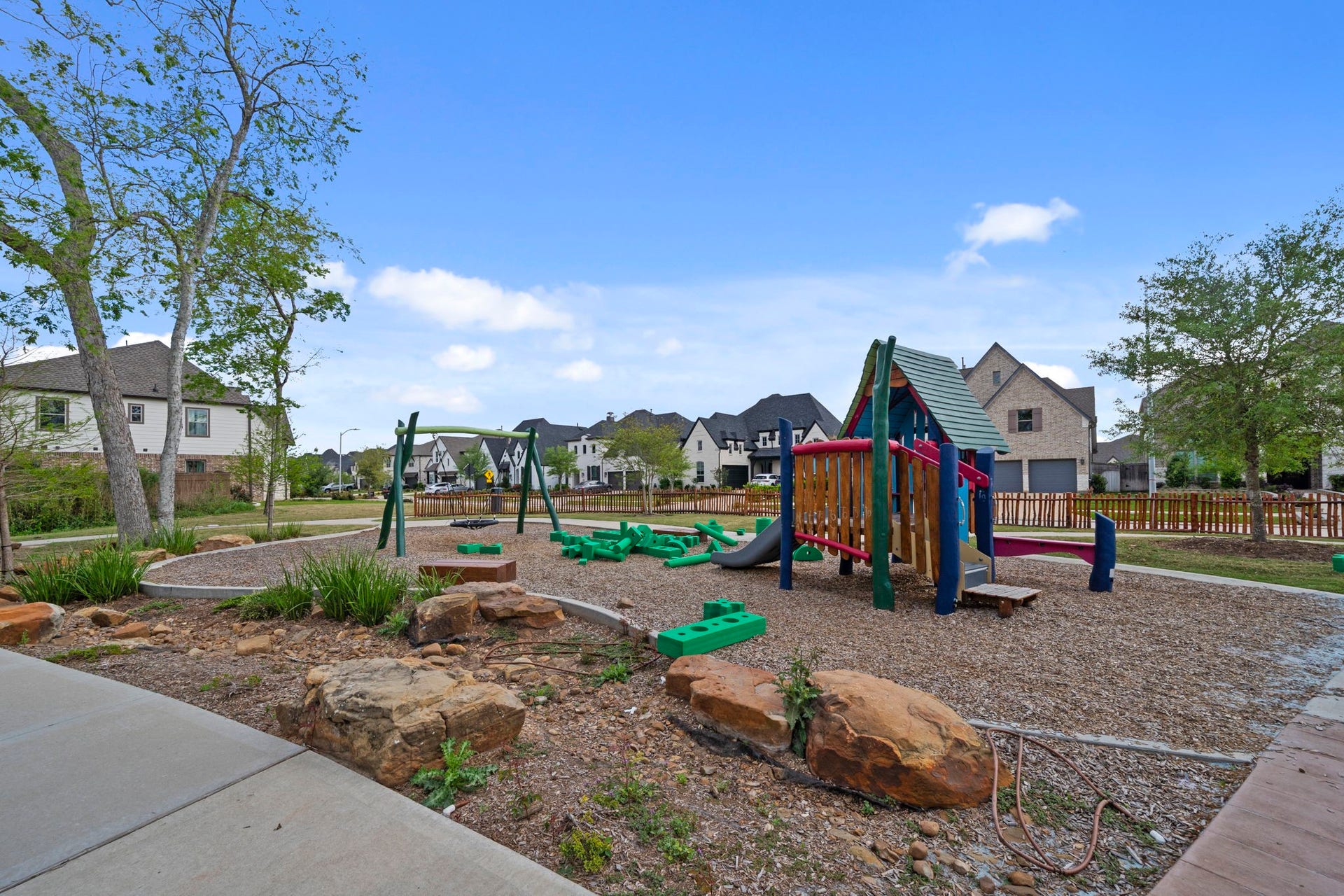 1806 Sienna Grove Drive, Missouri City, TX 77459 Park is right across the street from the home!