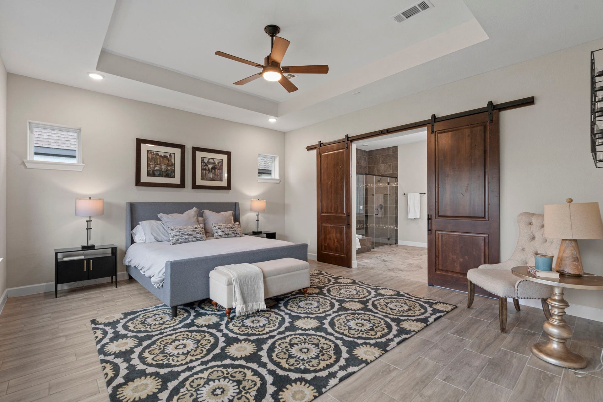 1806 Sienna Grove Drive, Missouri City, TX 77459 Large primary suite with ample natural light.