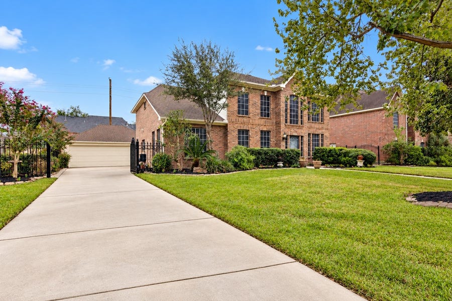 Property photo for 15114 T C Jester Boulevard, Houston, TX