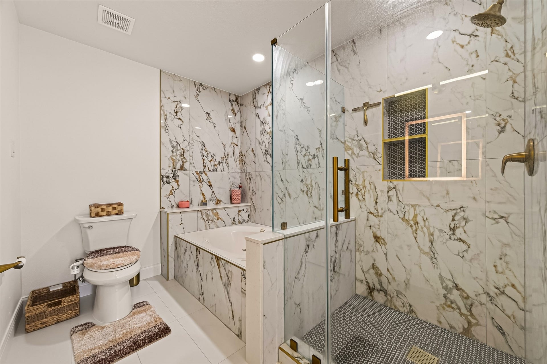 2865 Westhollow Drive, #43, Houston, TX 77082 Indulge every day! A stunning walk-in shower encased in modern designer marble tile.