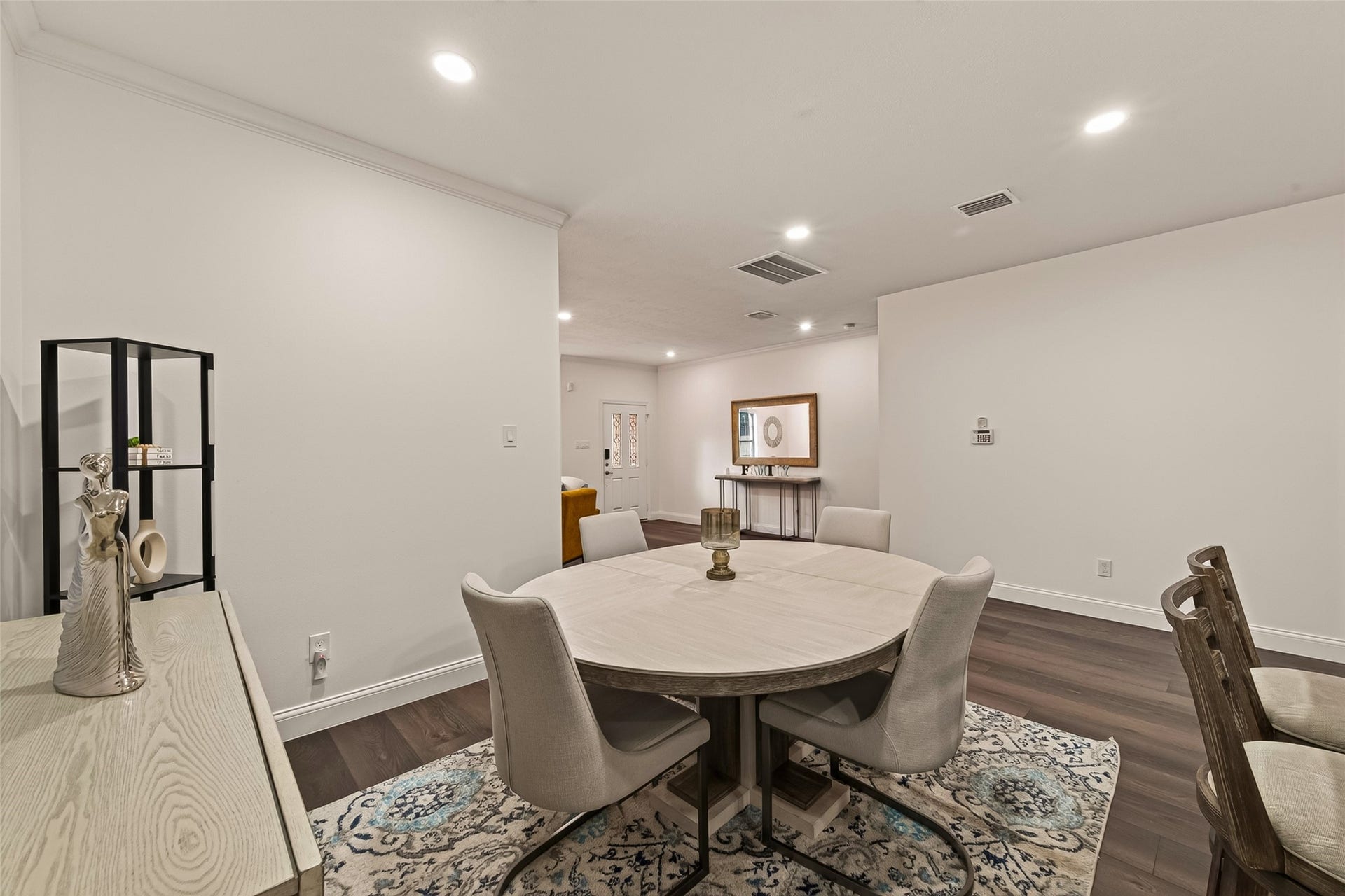 2865 Westhollow Drive, #43, Houston, TX 77082 Thoughtful design and intimate atmosphere create the perfect backdrop for hosting.