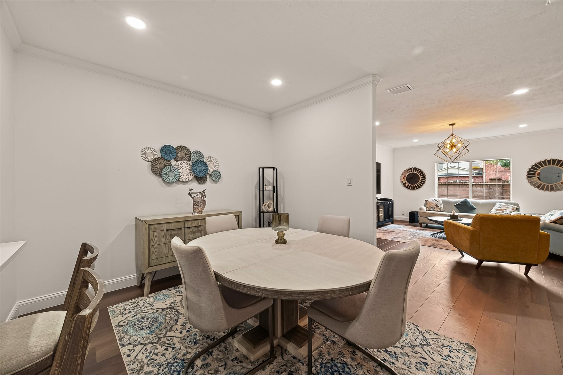 2865 Westhollow Drive, #43, Houston, TX 77082 Bathed in natural light, this inviting dining area makes every meal feel like a special occasion.