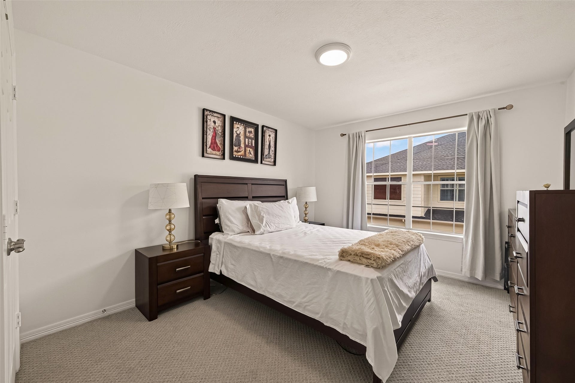 2865 Westhollow Drive, #43, Houston, TX 77082 A bright, peaceful secondary bedroom designed for restful nights and ultimate guest comfort.